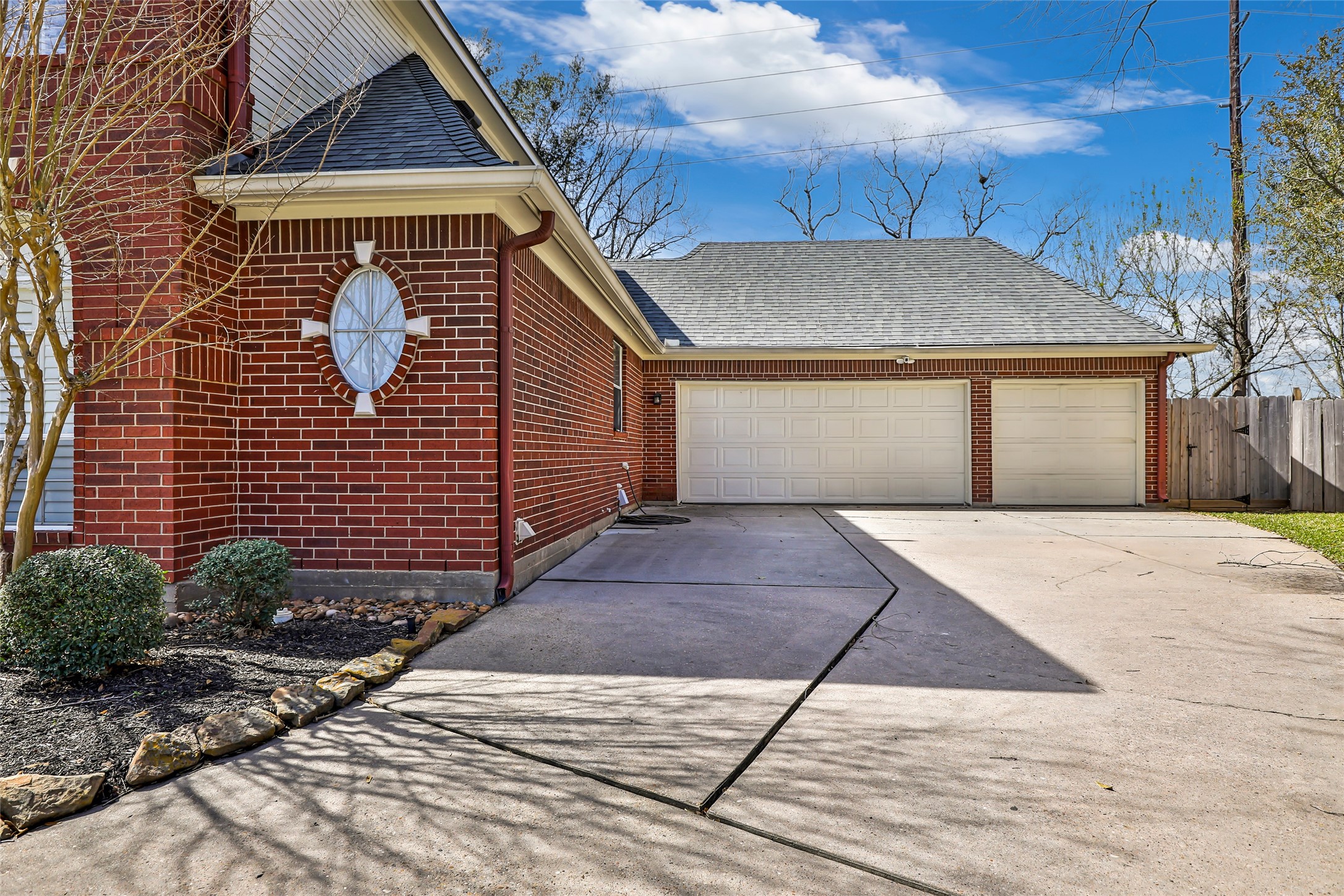 17423 Aspen Oak Court Property Photo 2