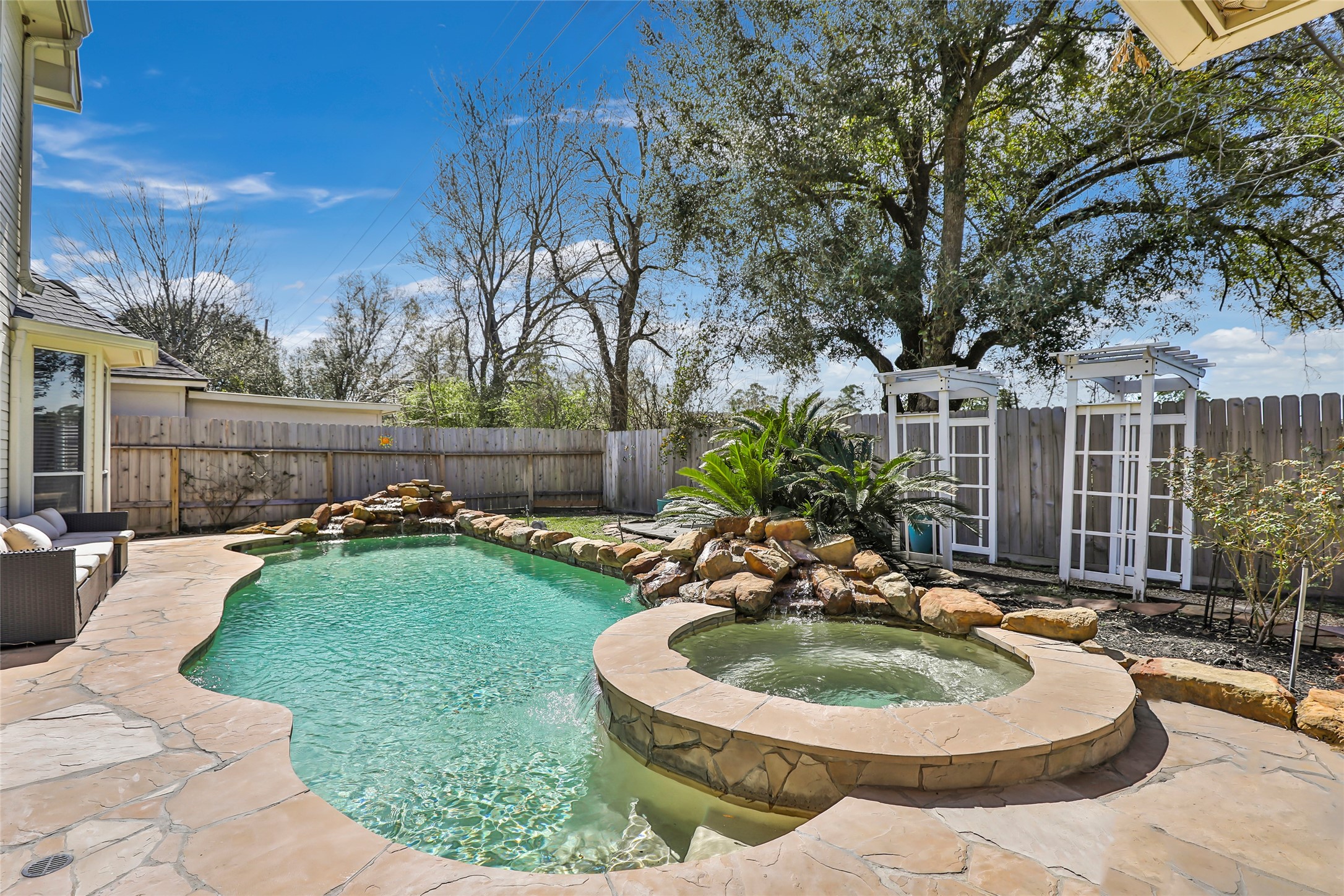 17423 Aspen Oak Court Property Photo 3