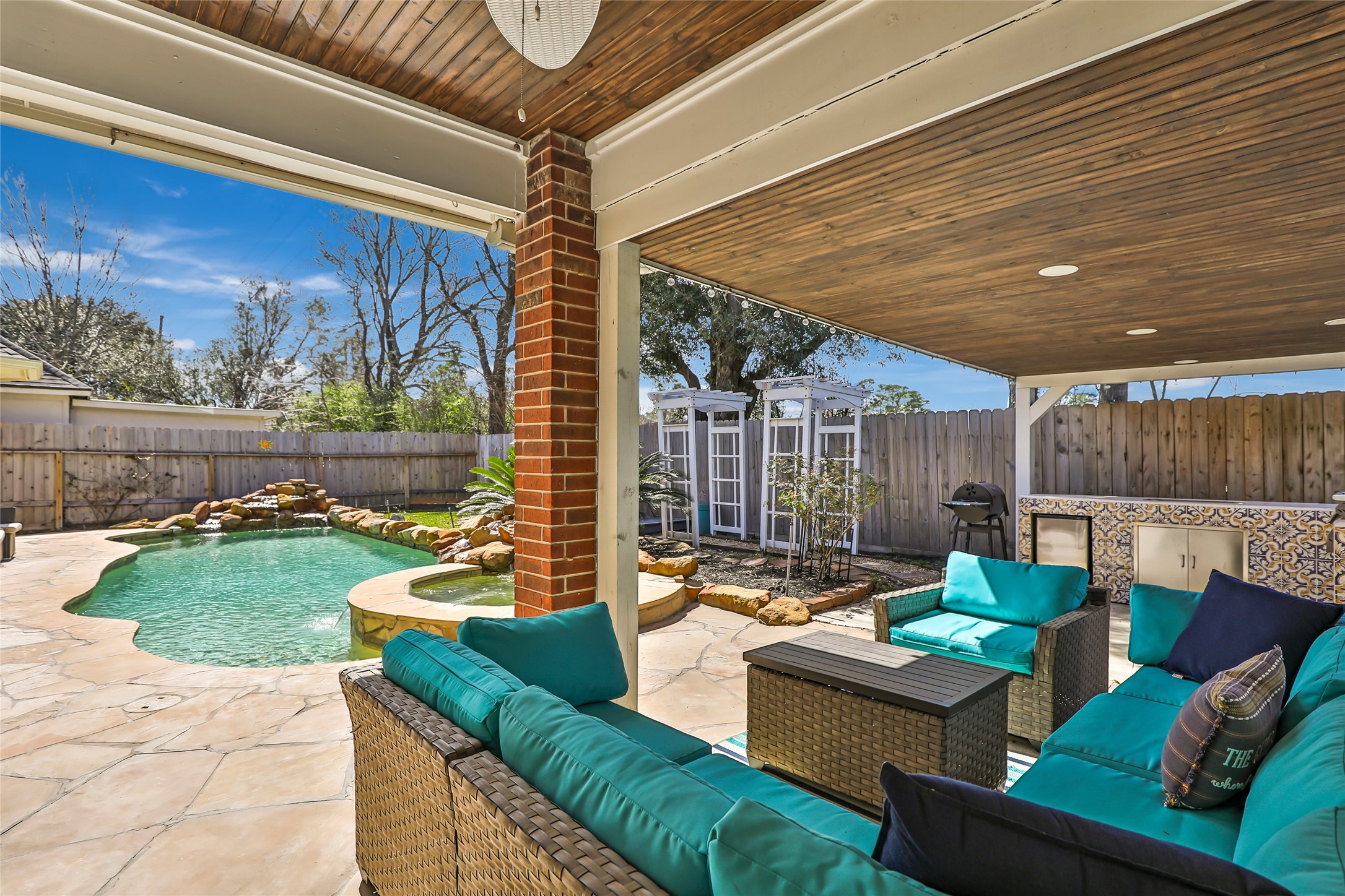 17423 Aspen Oak Court Property Photo 4
