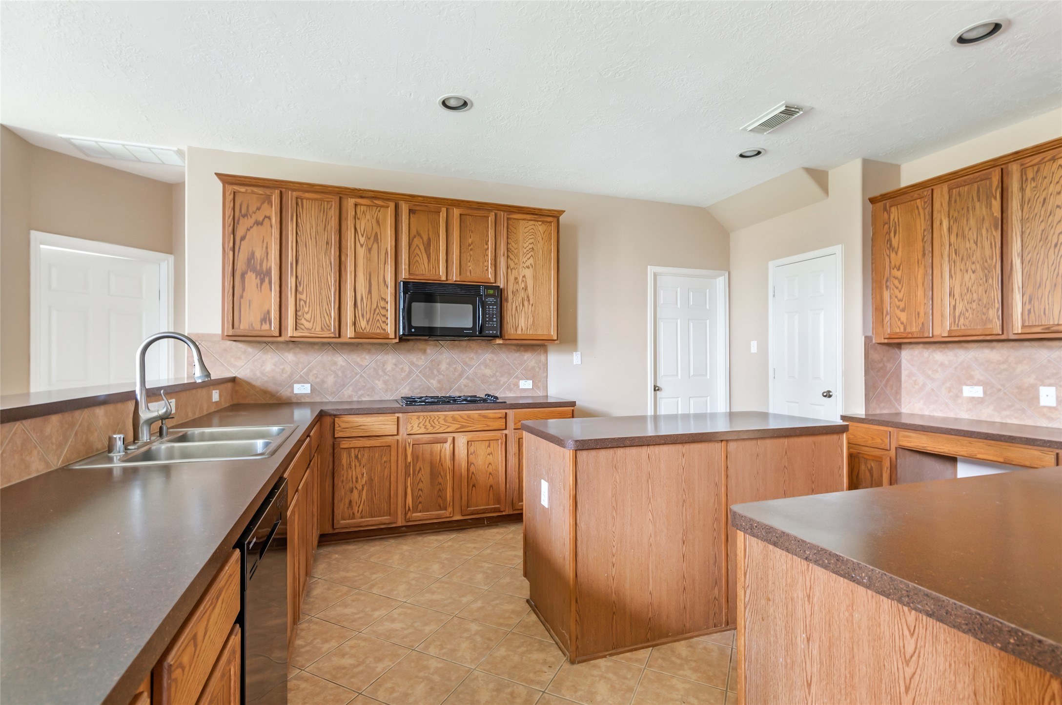 8226 Sierra Dawn Drive Property Photo 8