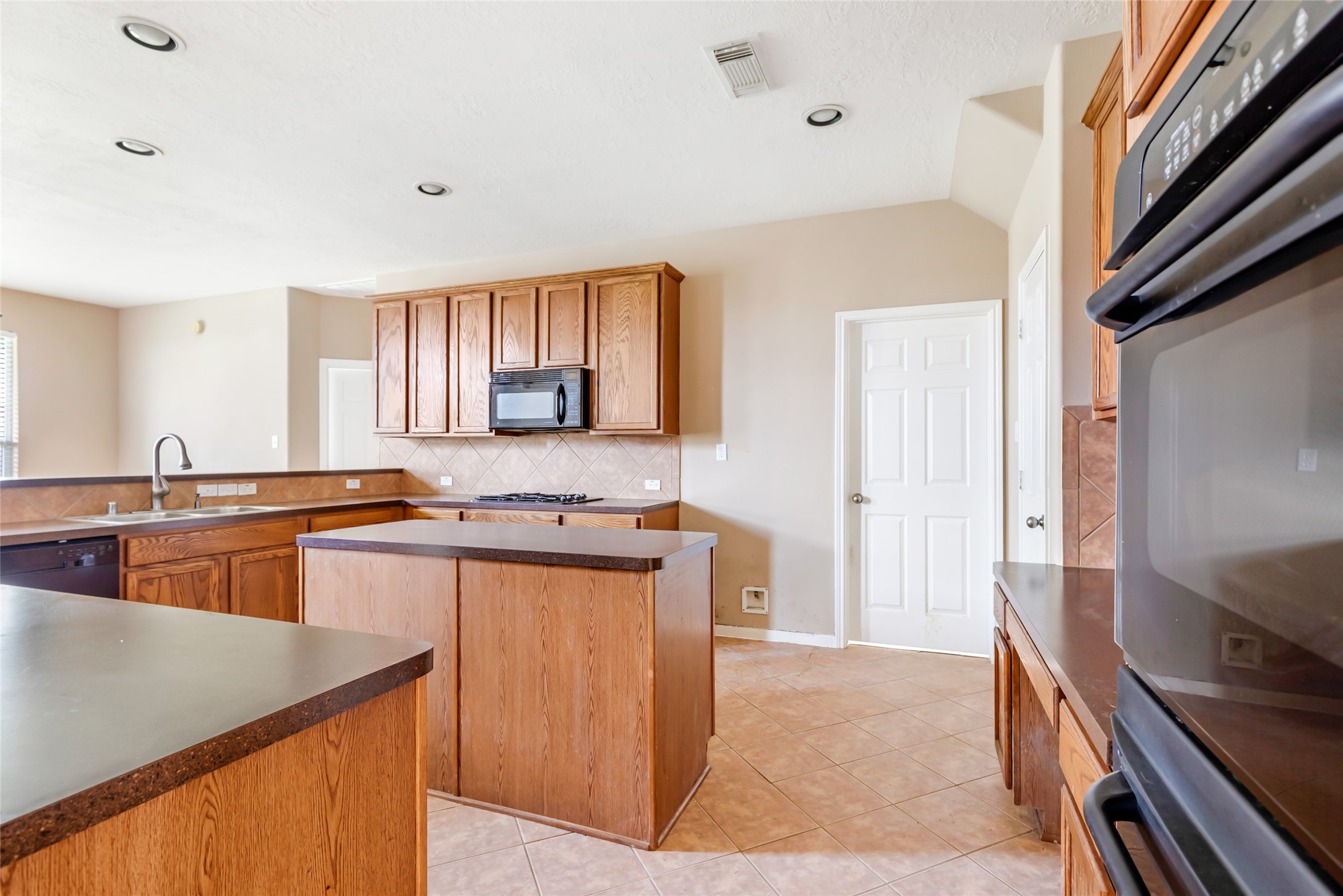 8226 Sierra Dawn Drive Property Photo 10