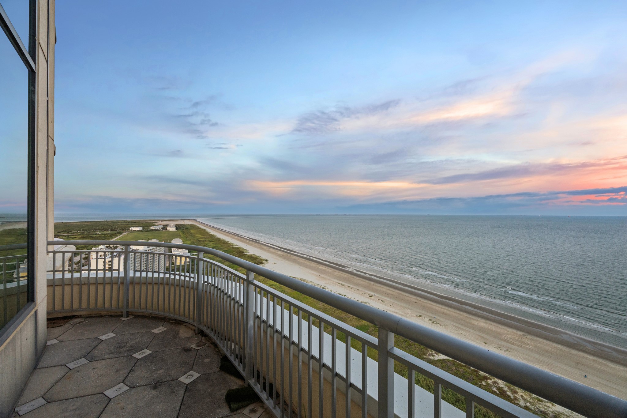 801 E Beach Drive Bc2606 Property Photo 1
