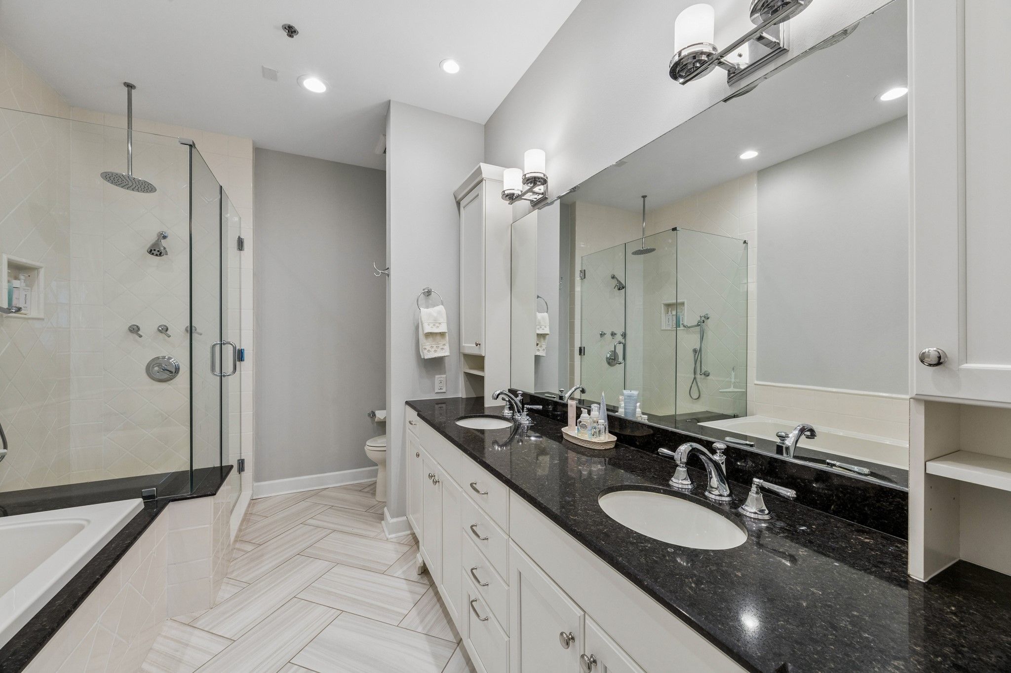 801 E Beach Drive Bc2606 Property Photo 27