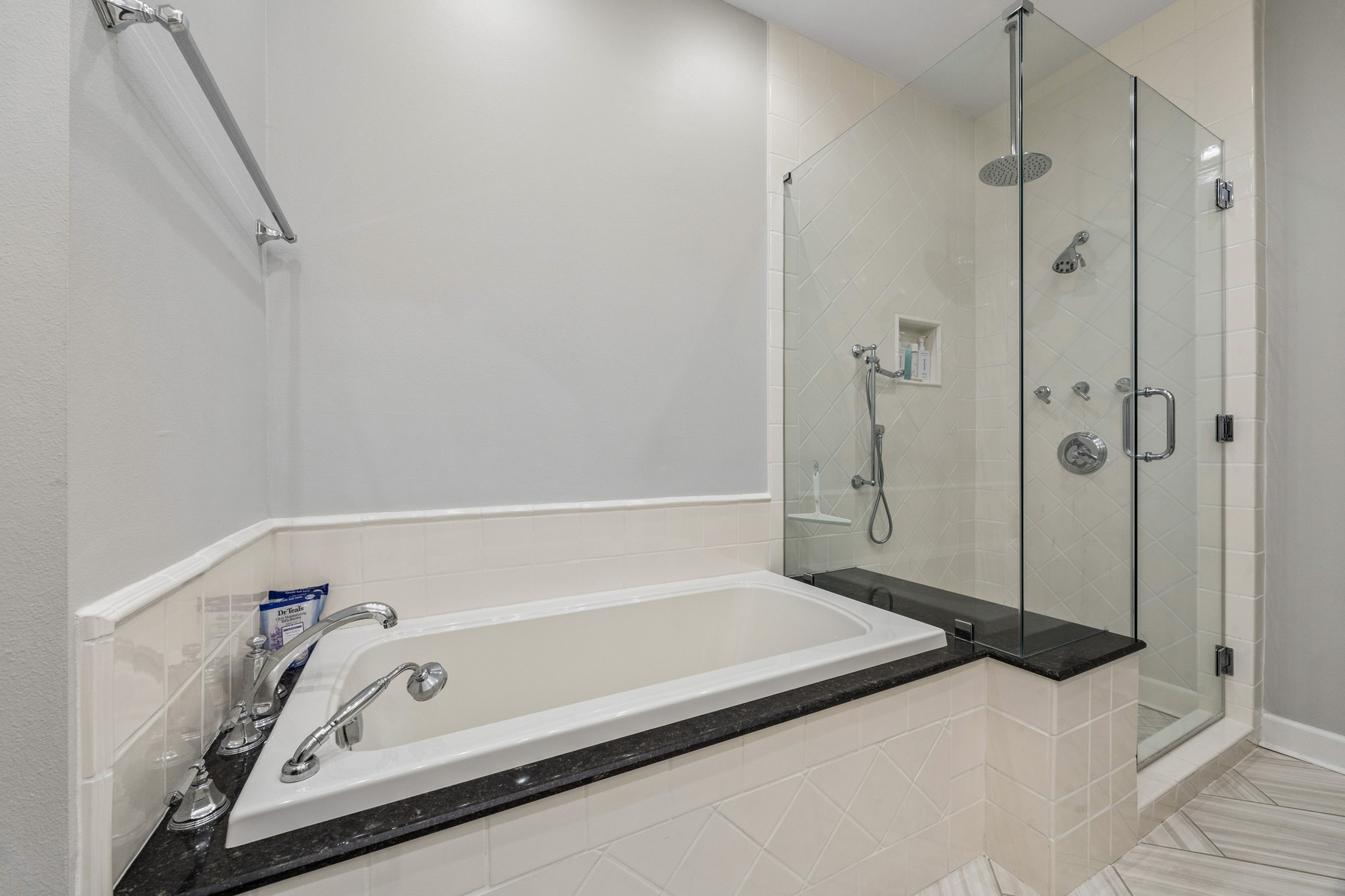 801 E Beach Drive Bc2606 Property Photo 28