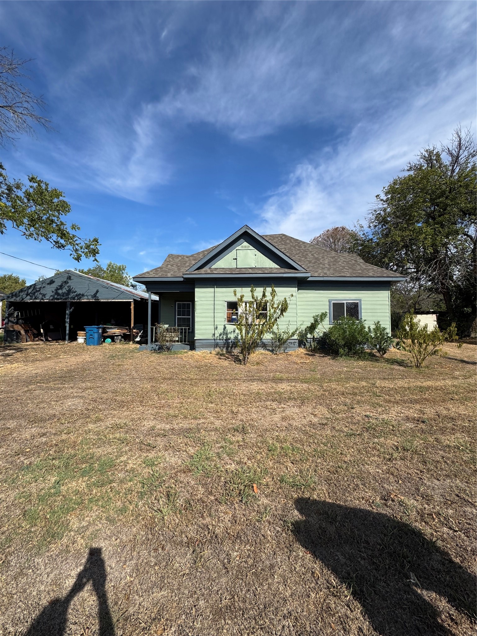 102 N 6th Street W Property Photo 2
