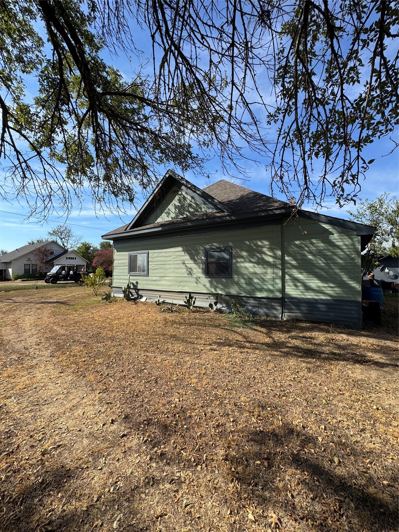 102 N 6th Street W Property Photo 7