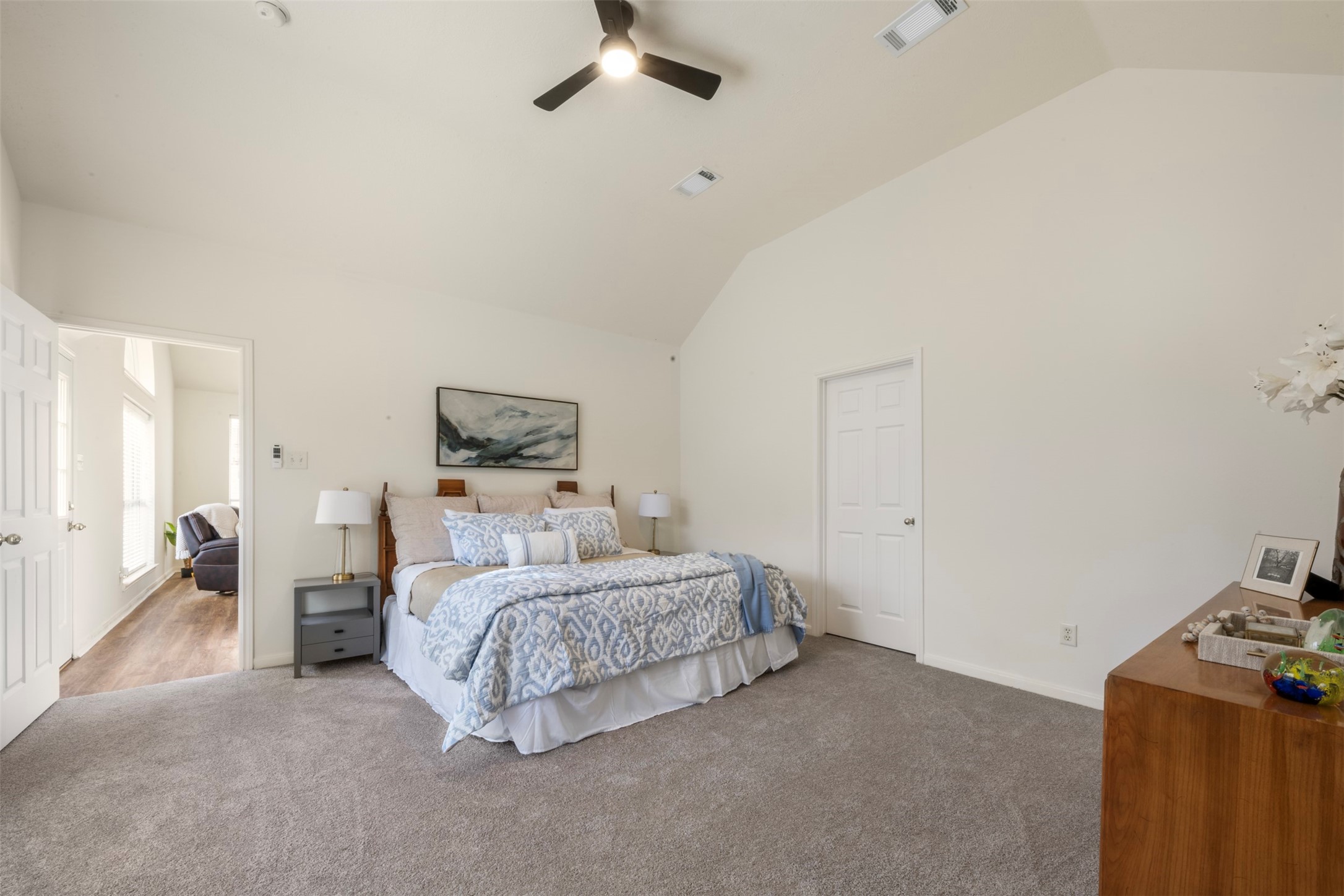 9211 Memorial Hills Drive Property Photo 13
