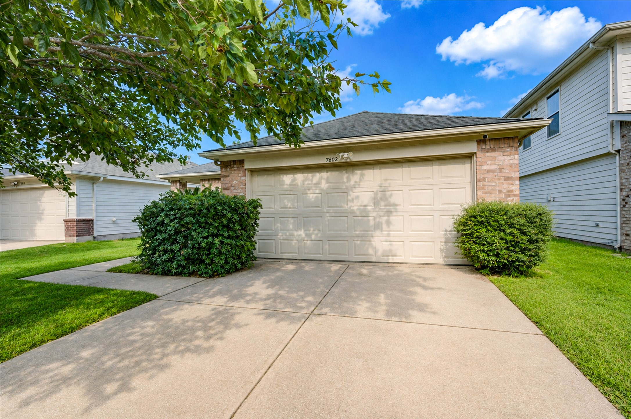7602 Drifting Willow Court Property Photo 33