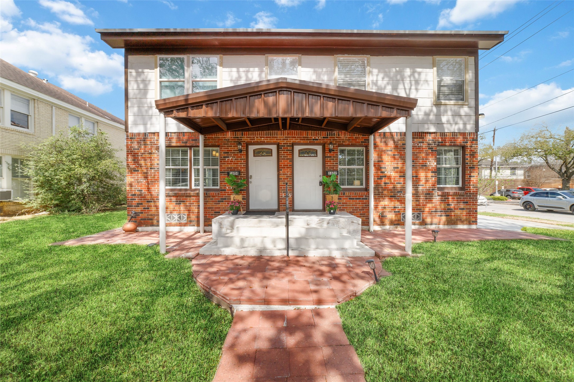 1604 W Alabama St Property Photo 2