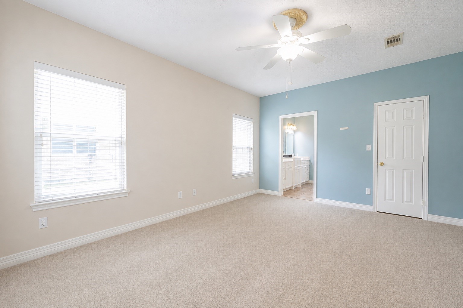 757 Forest Lane Drive Property Photo 10