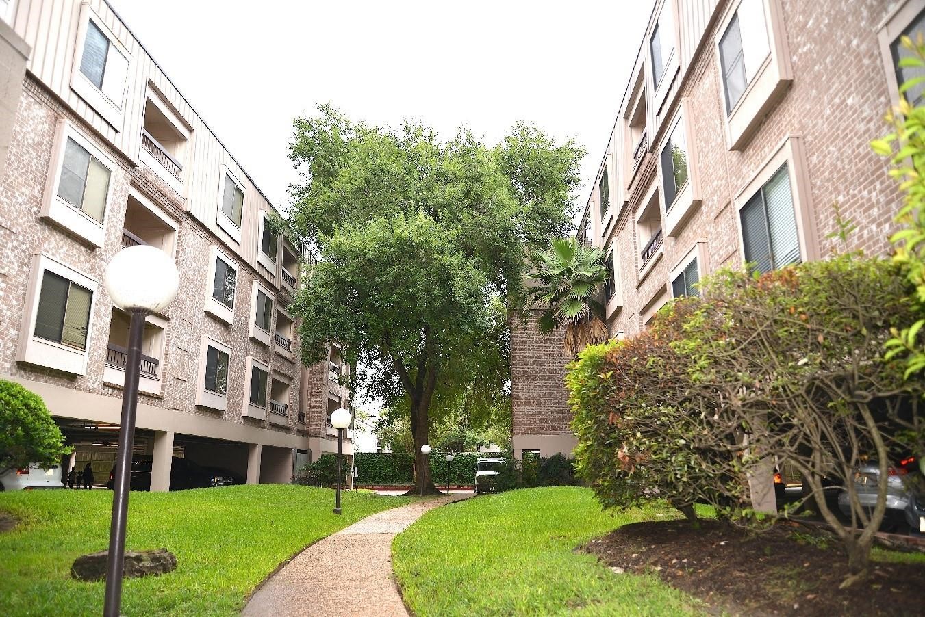 2207 S Braeswood Boulevard 42j Property Photo 16