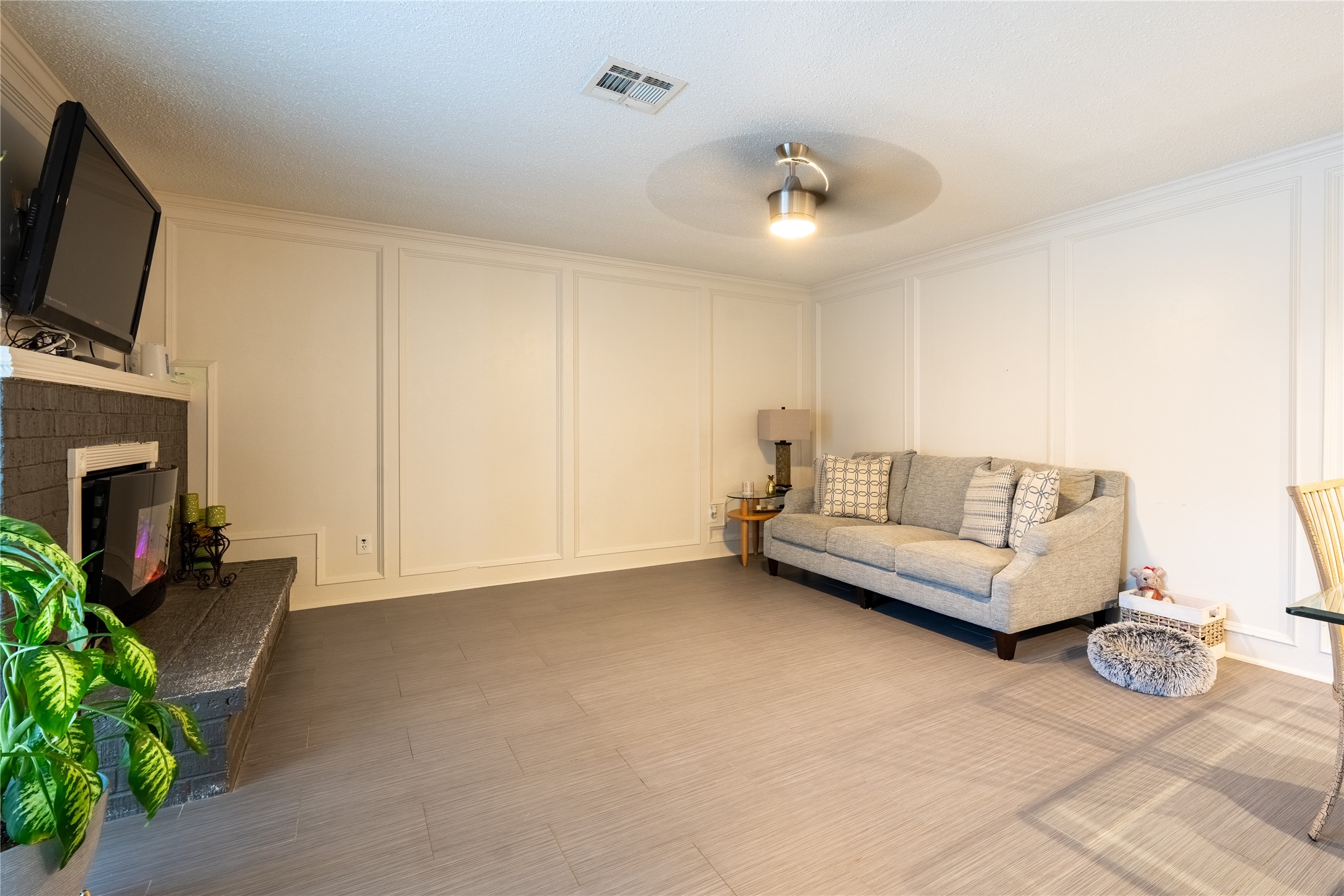 5518 Lerwick Dr Property Photo 6