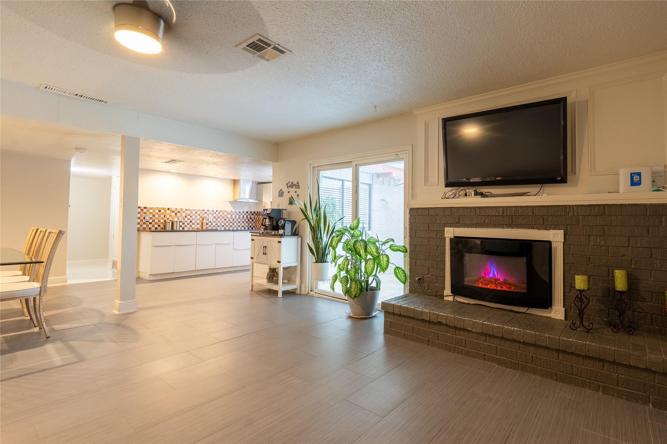 5518 Lerwick Dr Property Photo 7