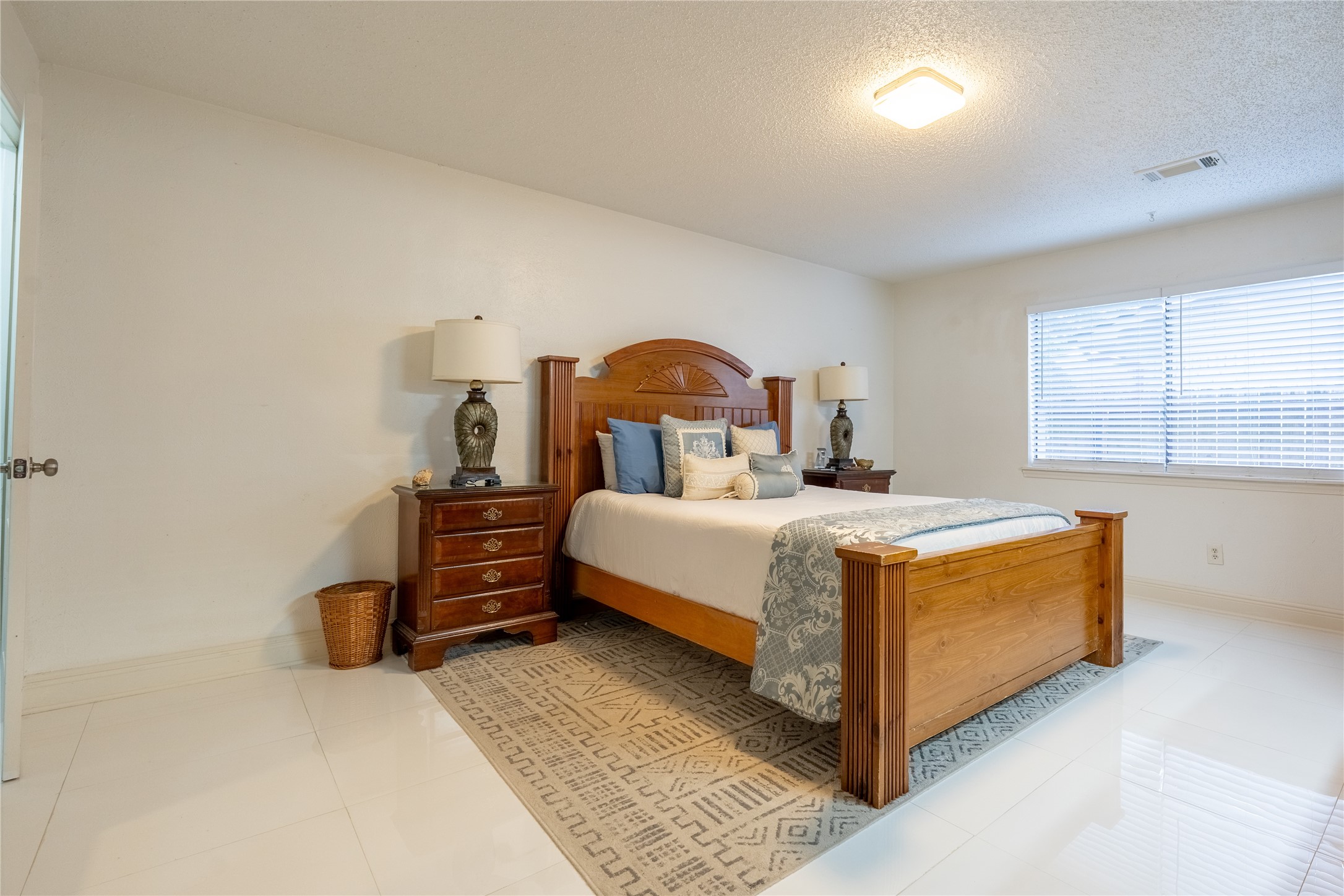 5518 Lerwick Dr Property Photo 17