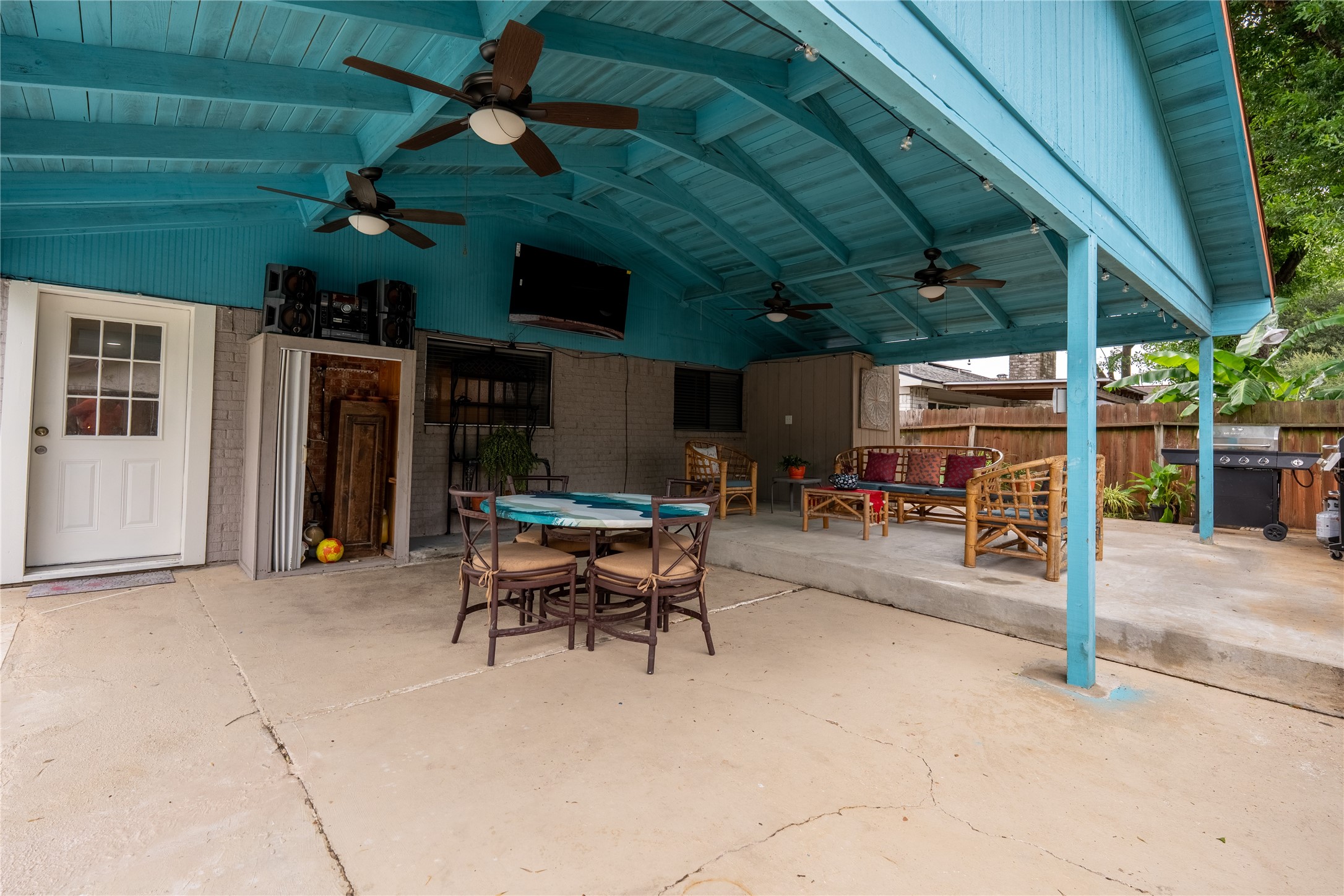5518 Lerwick Dr Property Photo 36