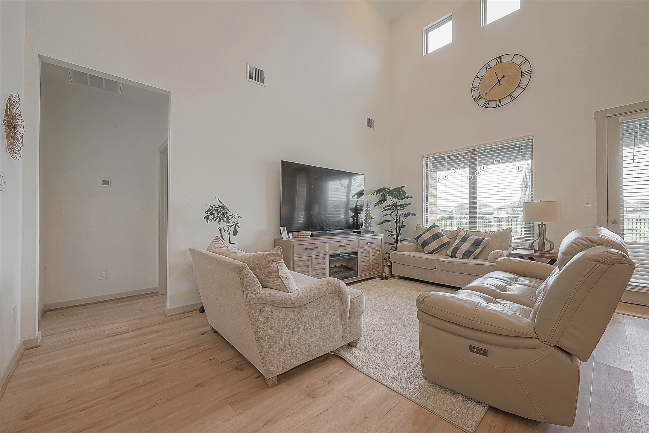 29407 Red Rocks Park Drive Property Photo 10