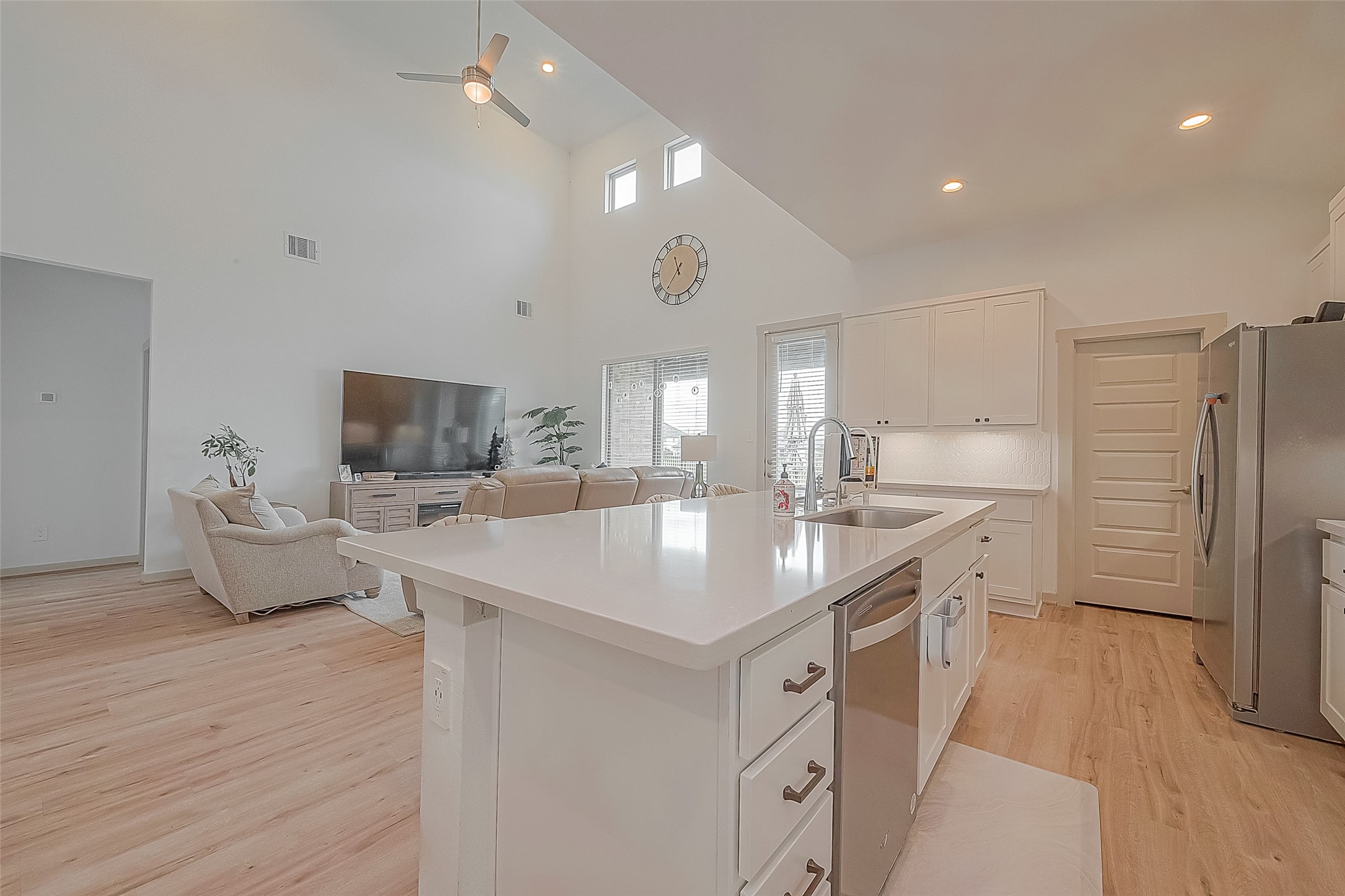 29407 Red Rocks Park Drive Property Photo 12