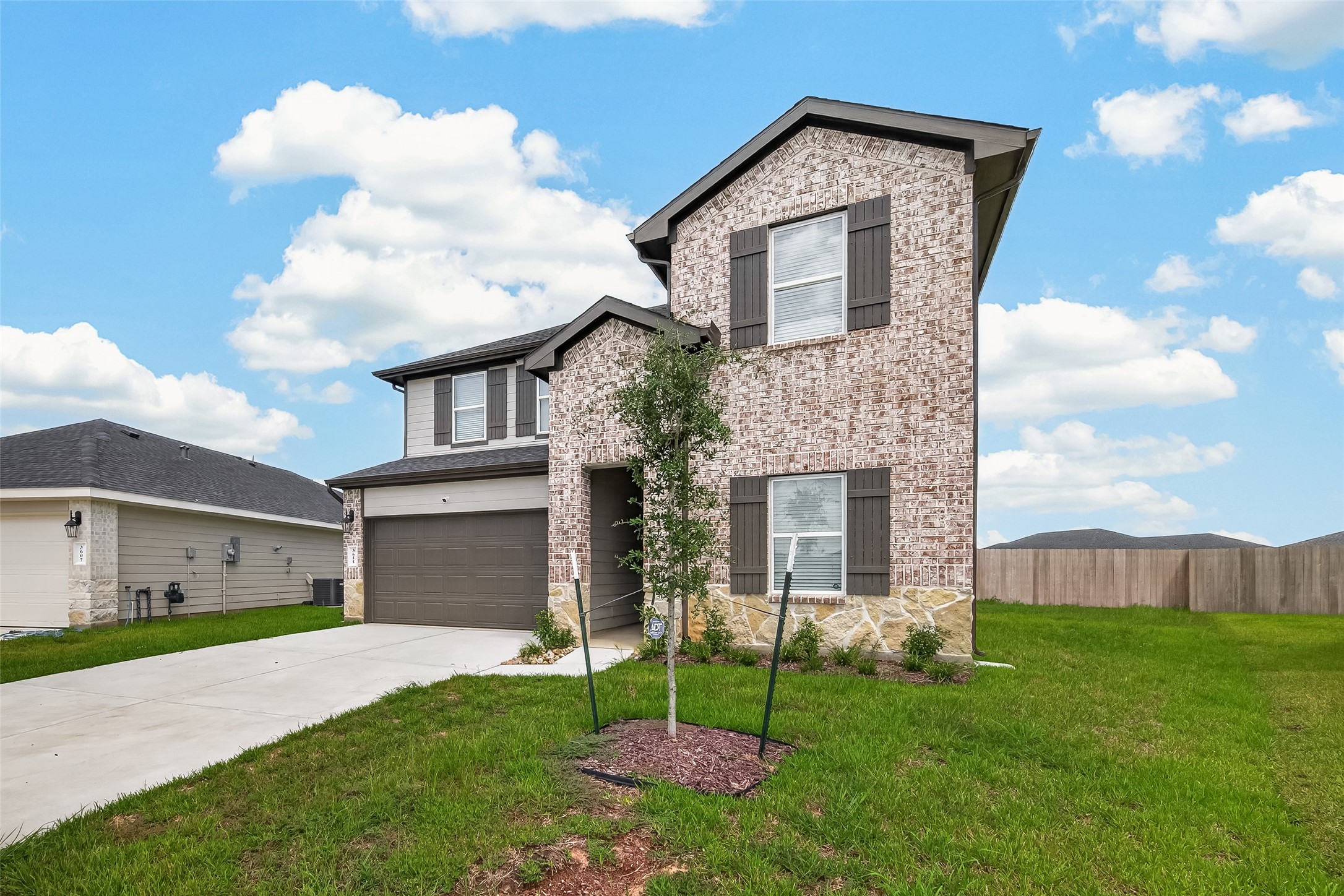 3611 Koop Loop Court Property Photo 4
