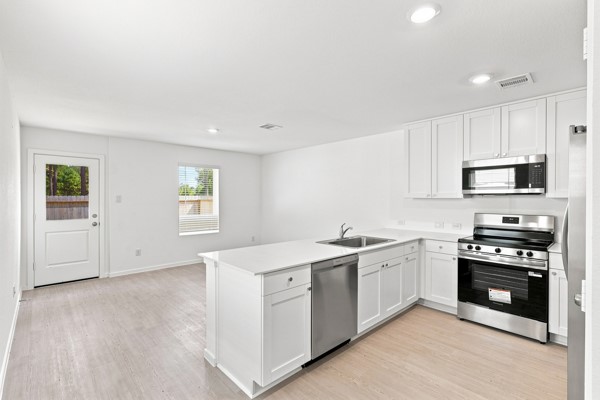 17123 Saxophone Lane Property Photo 5