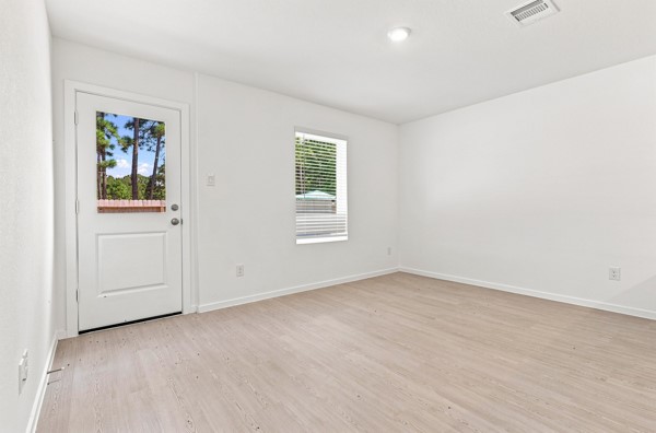 17123 Saxophone Lane Property Photo 7