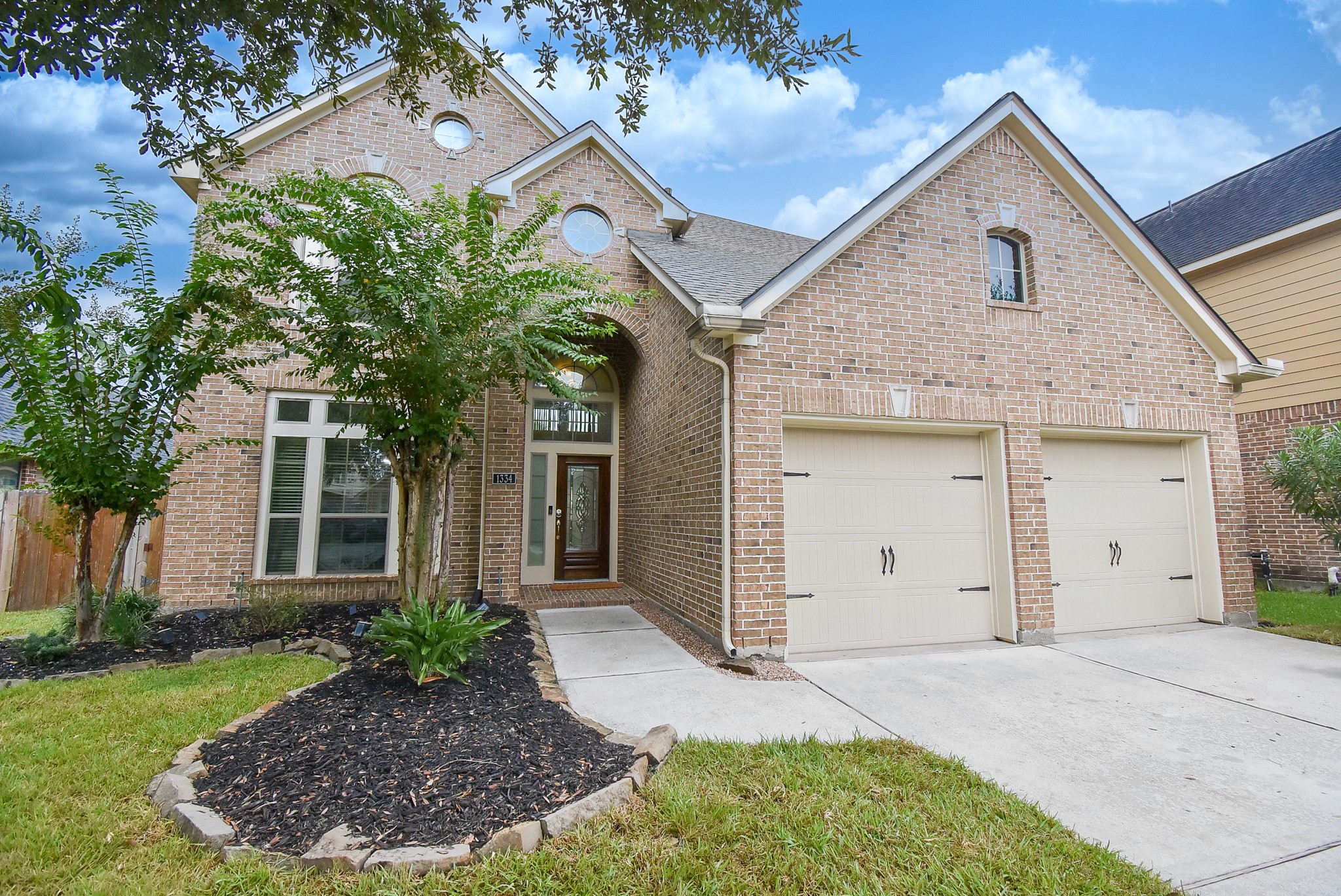 1334 Laura Hills Lane Property Photo 3