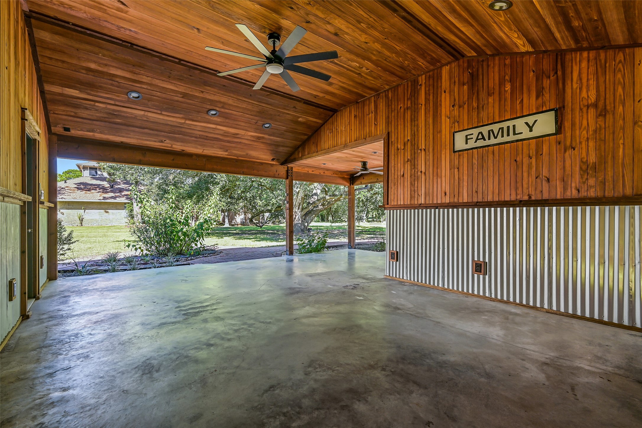 921 Falling Leaf Drive Property Photo 43