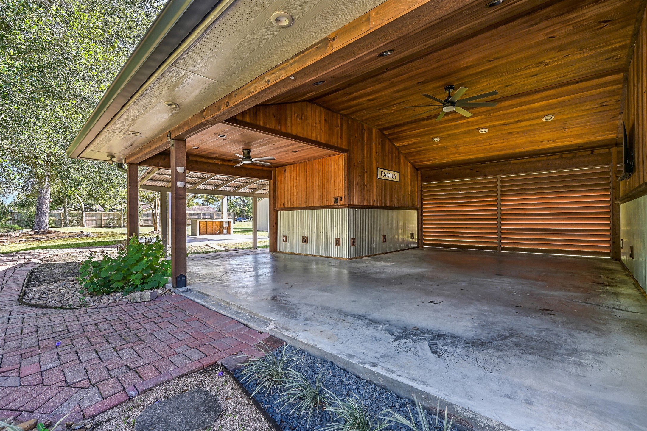 921 Falling Leaf Drive Property Photo 44