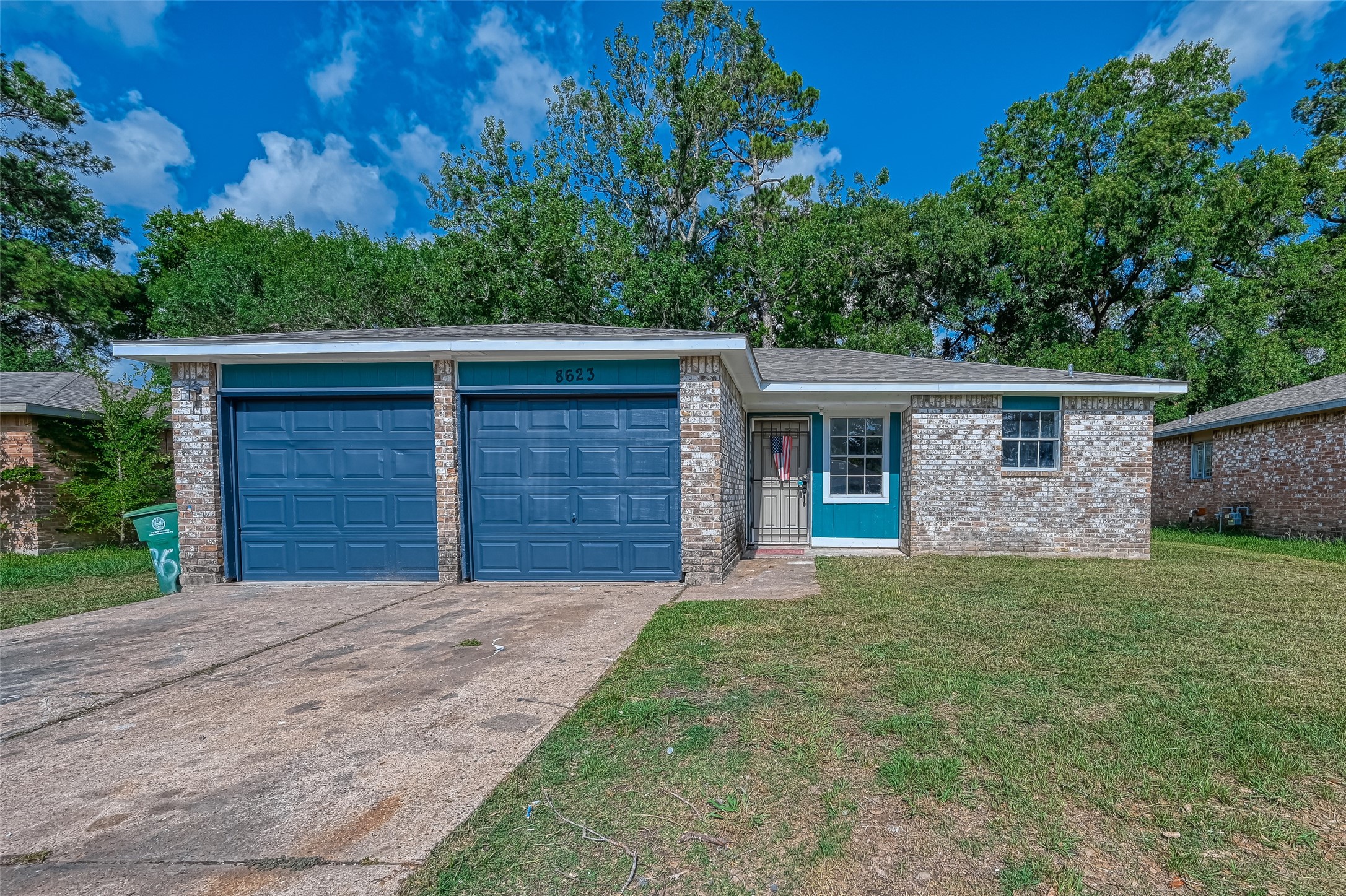 8623 Valley Forest Drive Property Photo 1