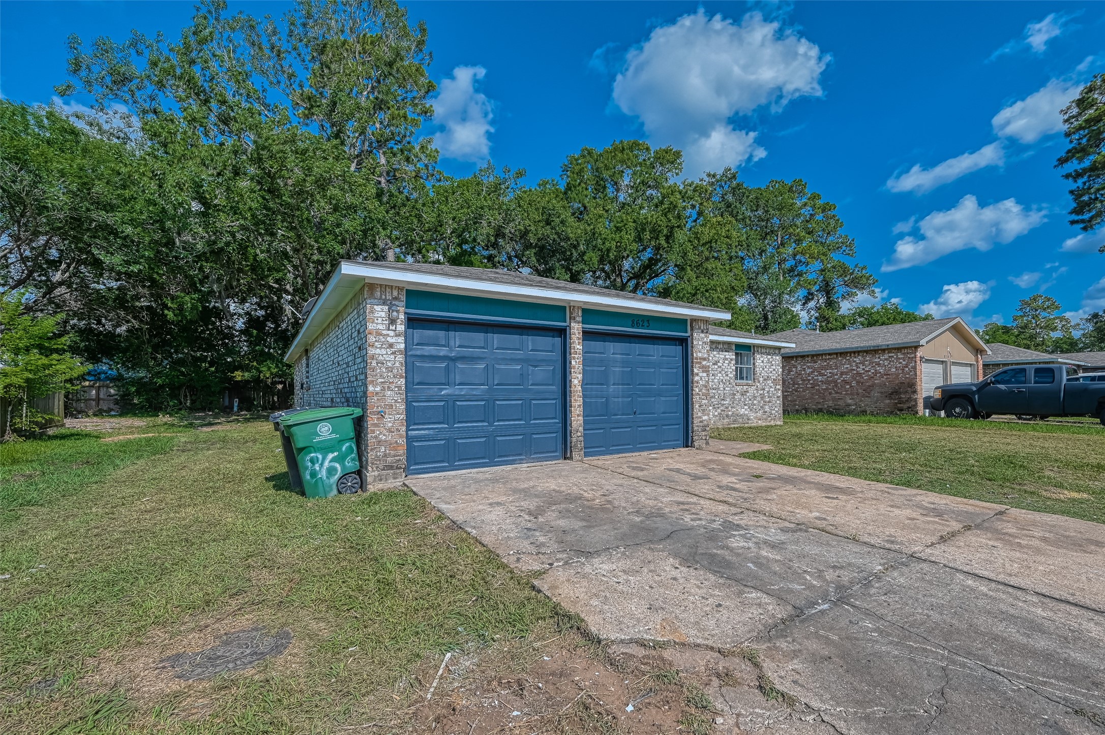 8623 Valley Forest Drive Property Photo 2
