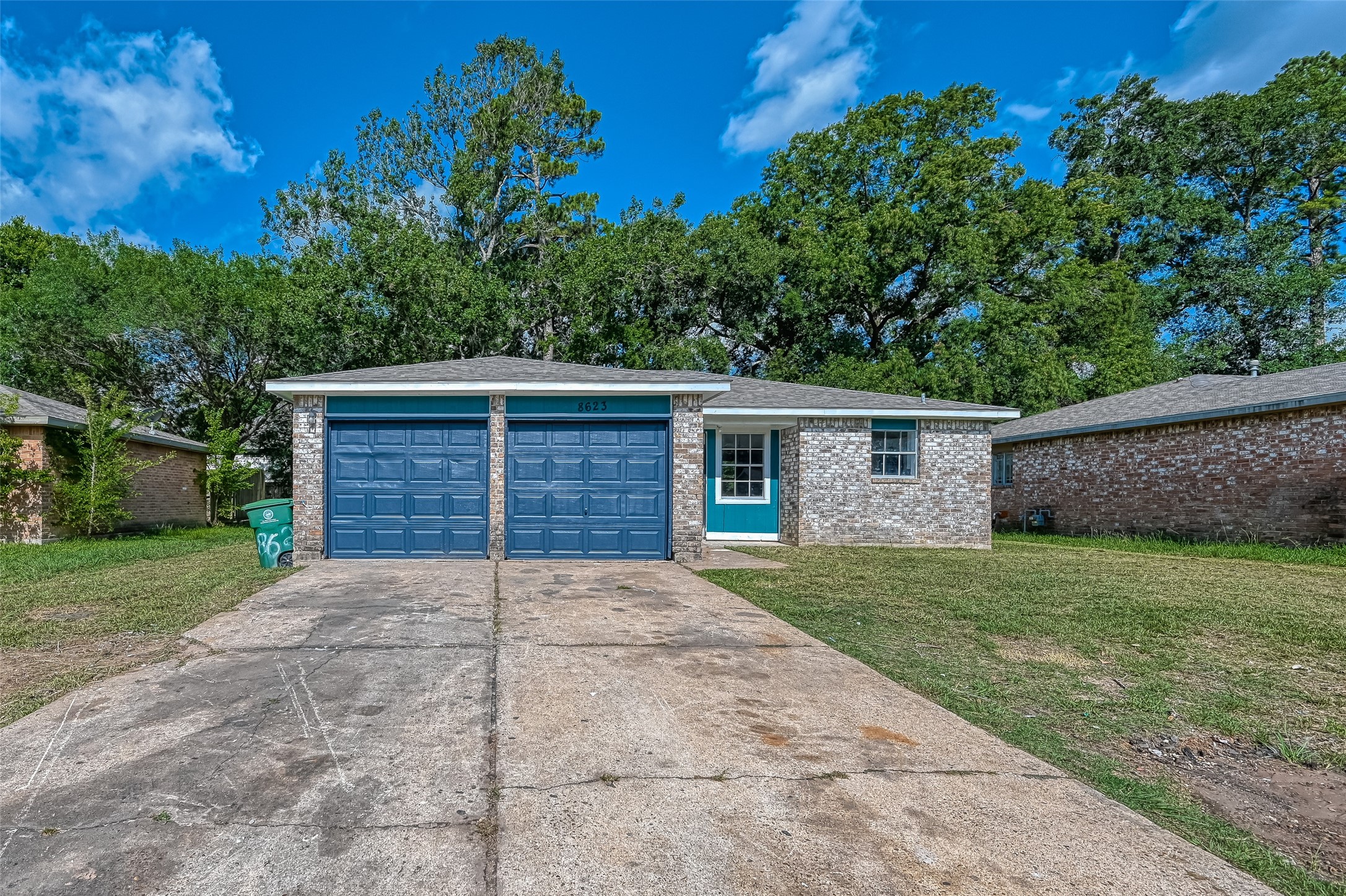 8623 Valley Forest Drive Property Photo 3