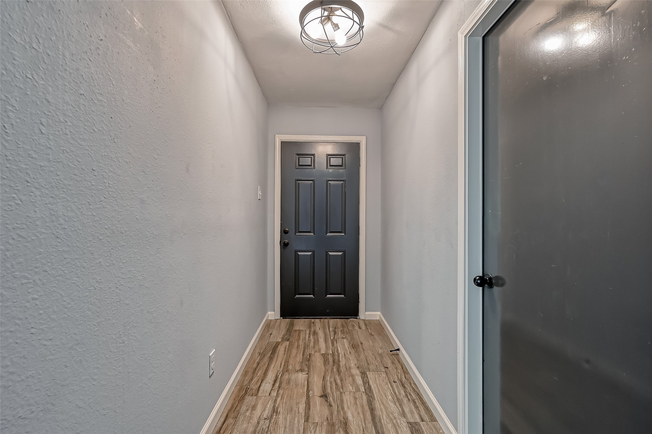 8623 Valley Forest Drive Property Photo 8