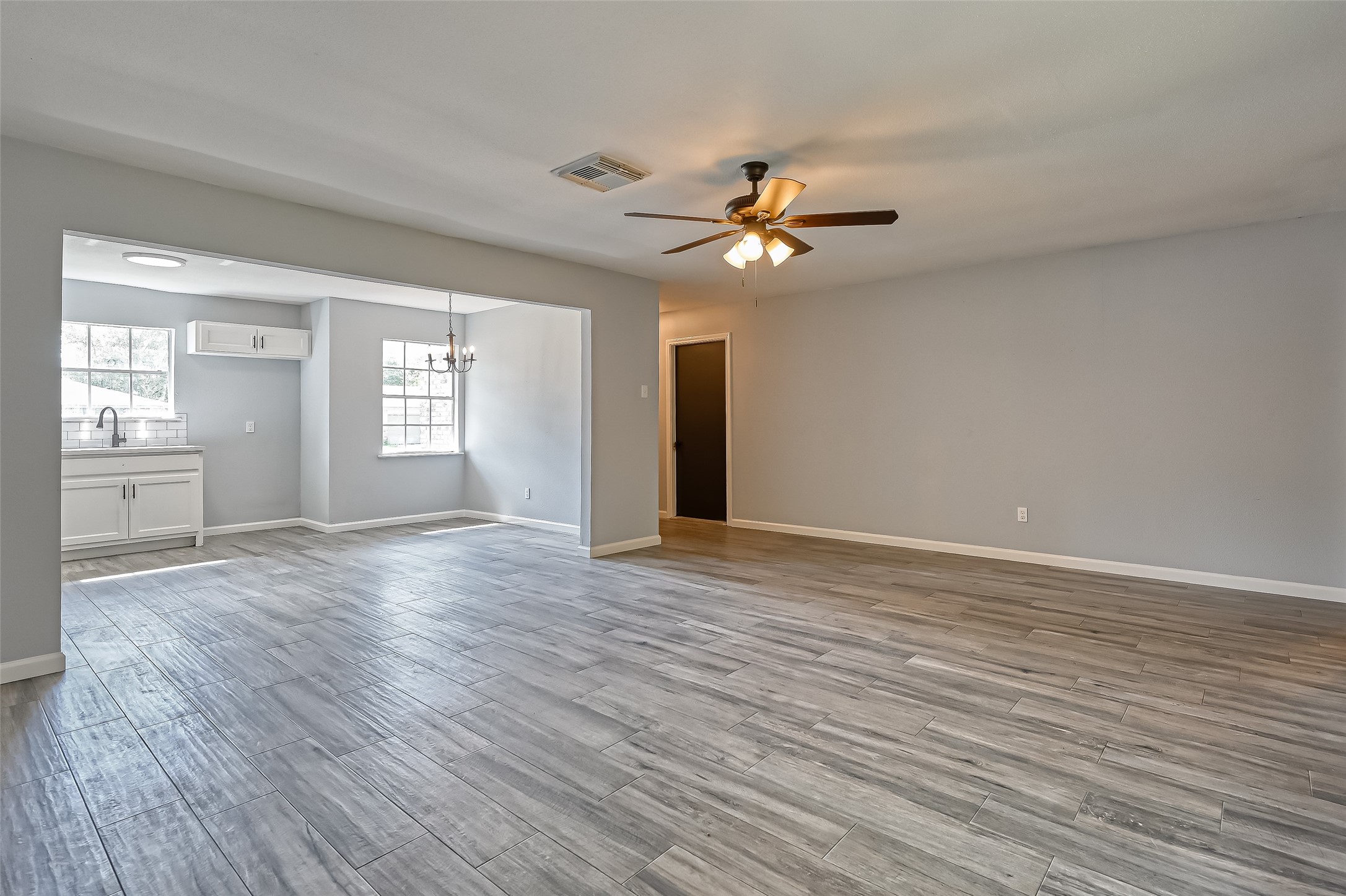 8623 Valley Forest Drive Property Photo 10