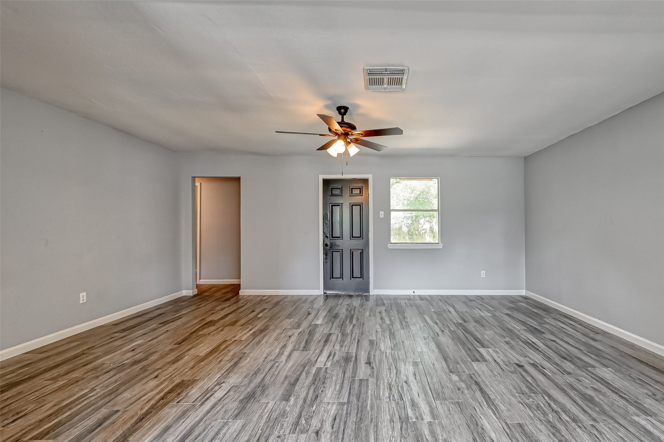 8623 Valley Forest Drive Property Photo 12