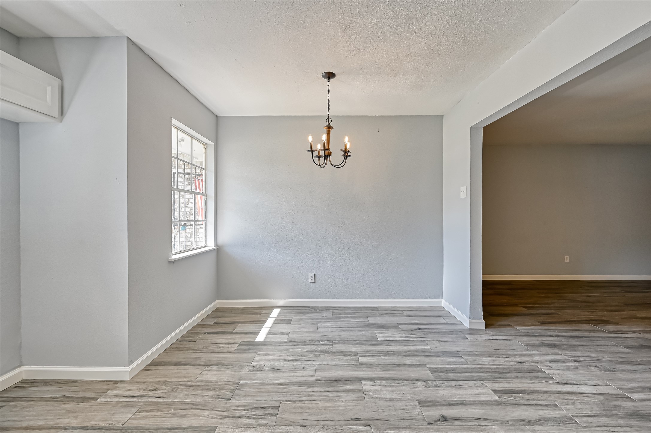 8623 Valley Forest Drive Property Photo 14