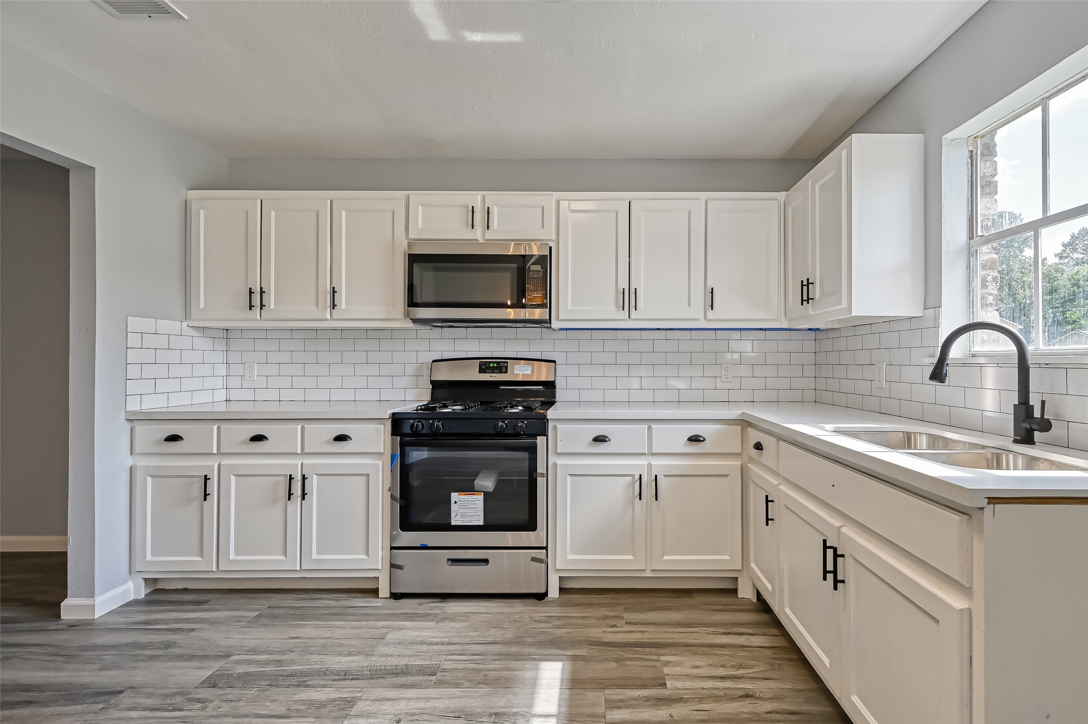 8623 Valley Forest Drive Property Photo 18