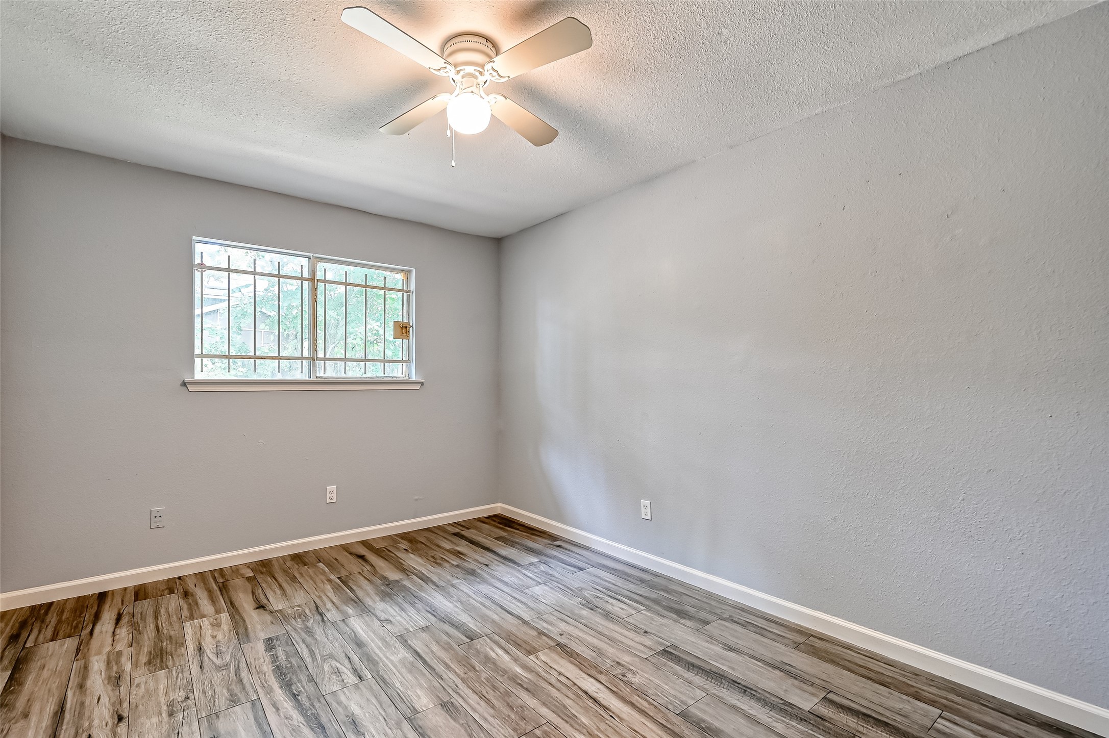 8623 Valley Forest Drive Property Photo 19