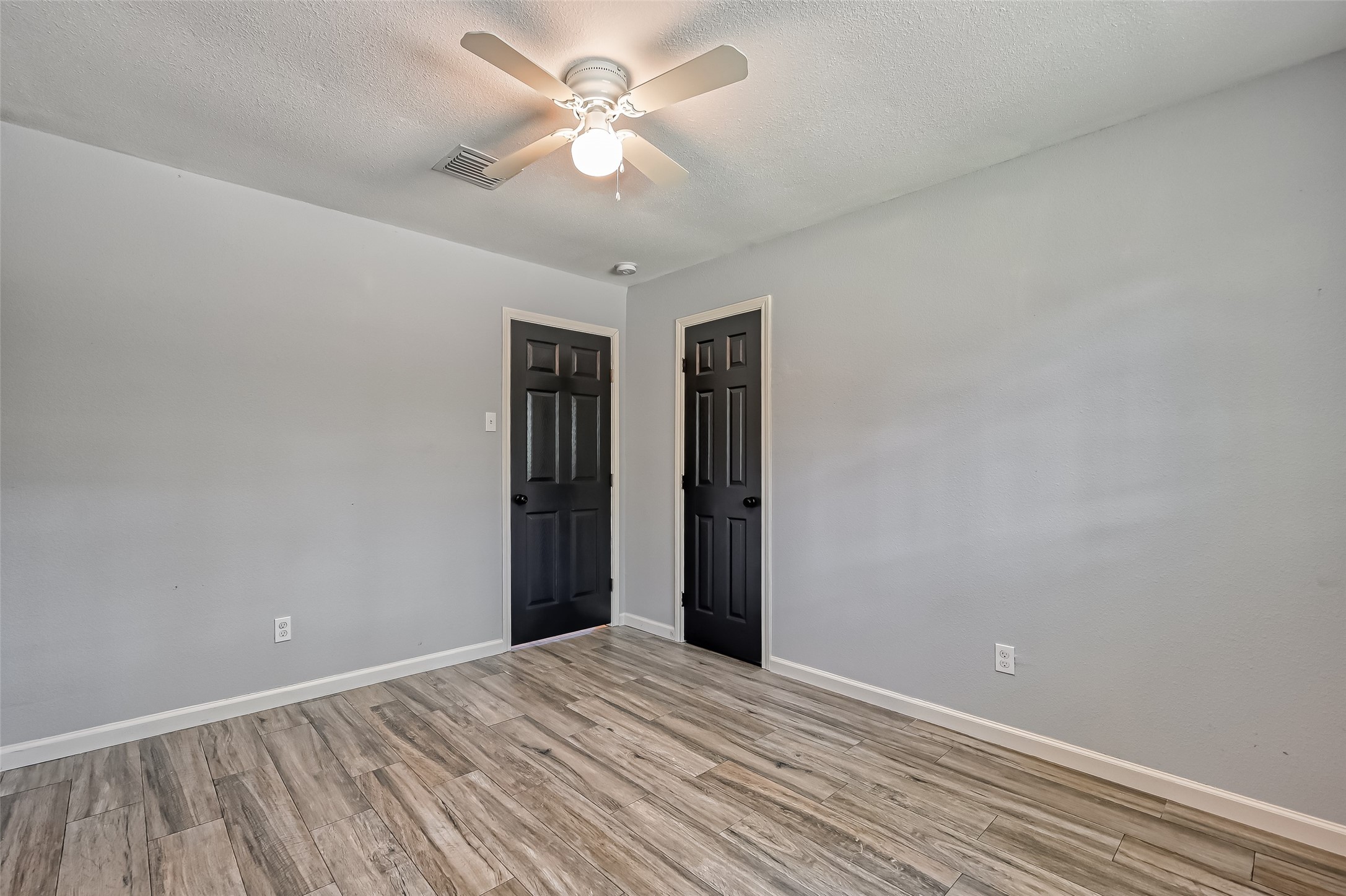 8623 Valley Forest Drive Property Photo 20