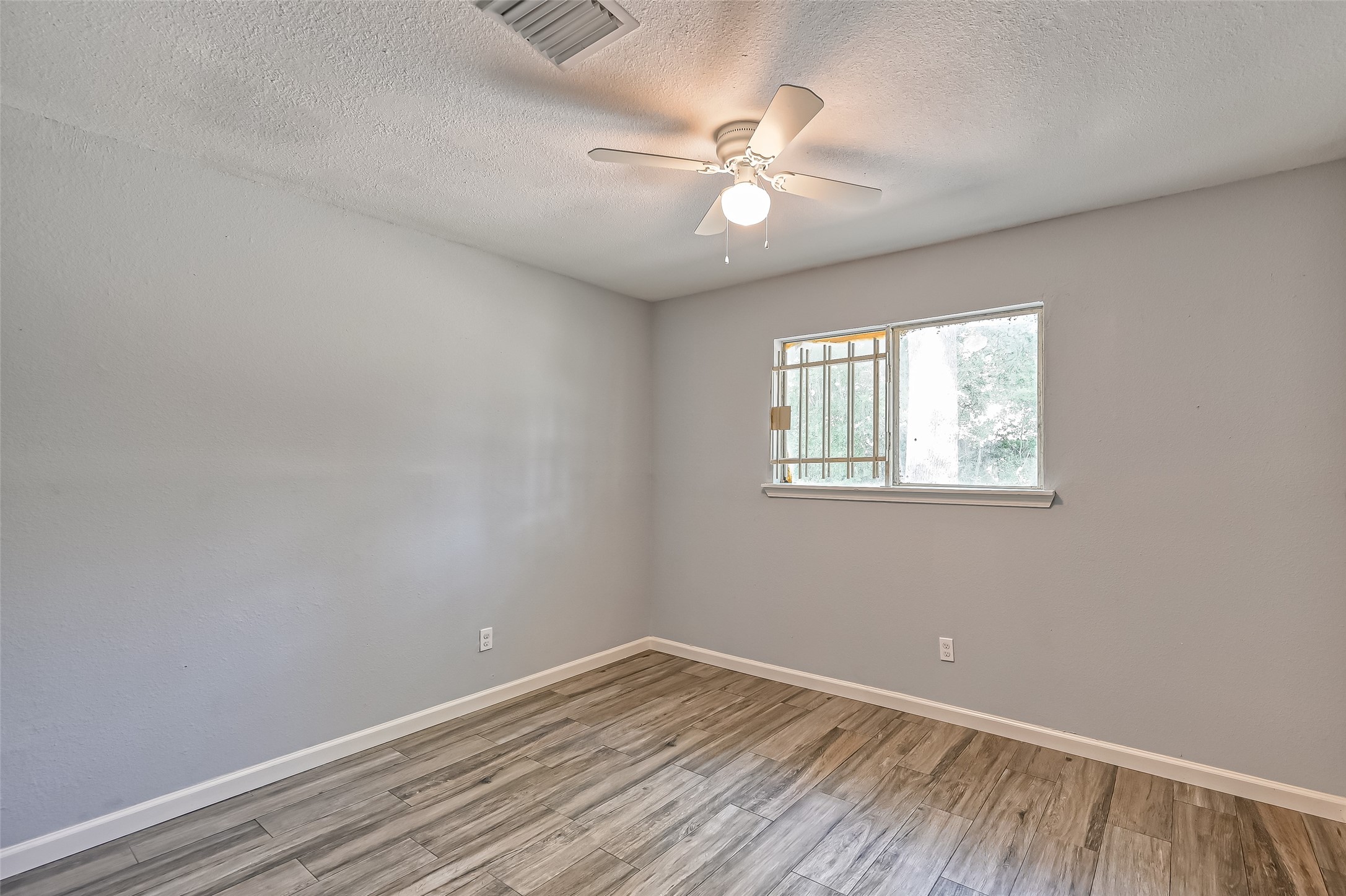 8623 Valley Forest Drive Property Photo 22