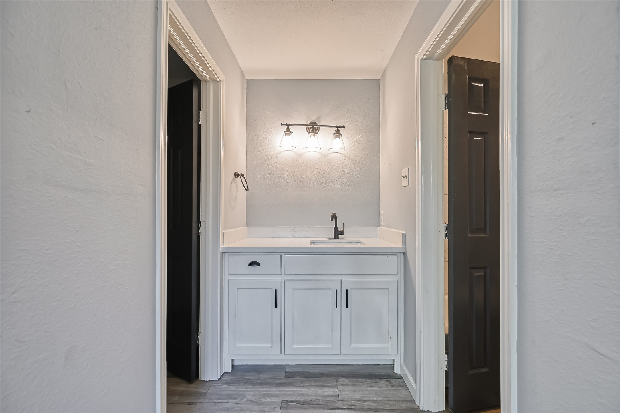 8623 Valley Forest Drive Property Photo 28