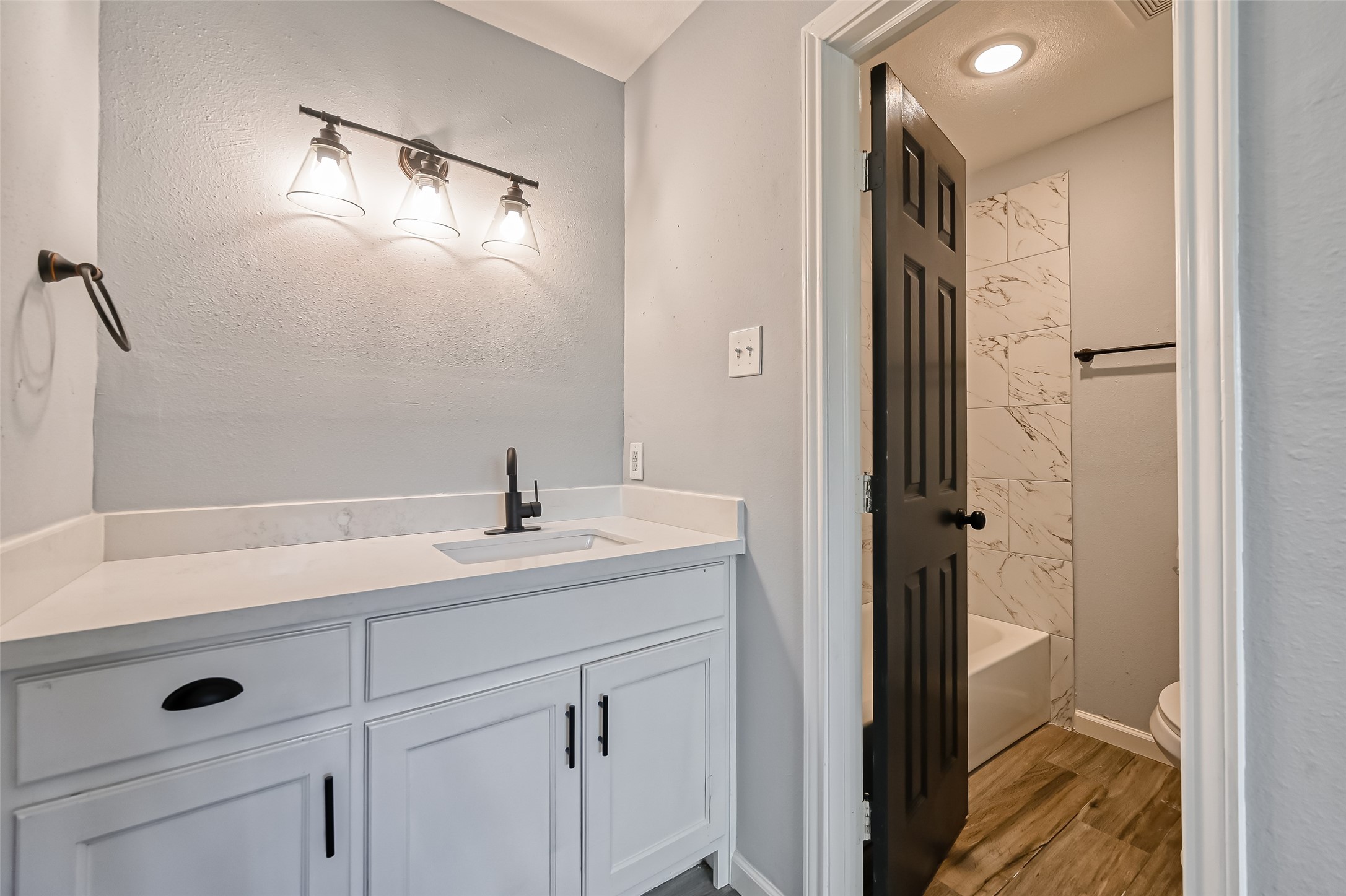 8623 Valley Forest Drive Property Photo 29