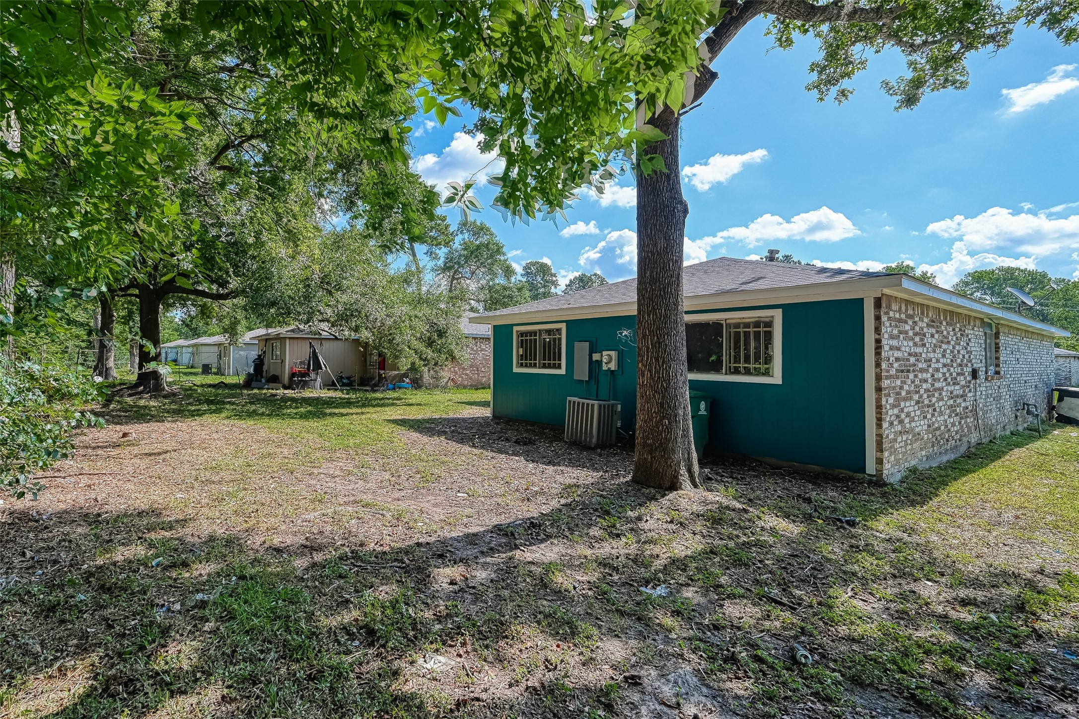 8623 Valley Forest Drive Property Photo 32