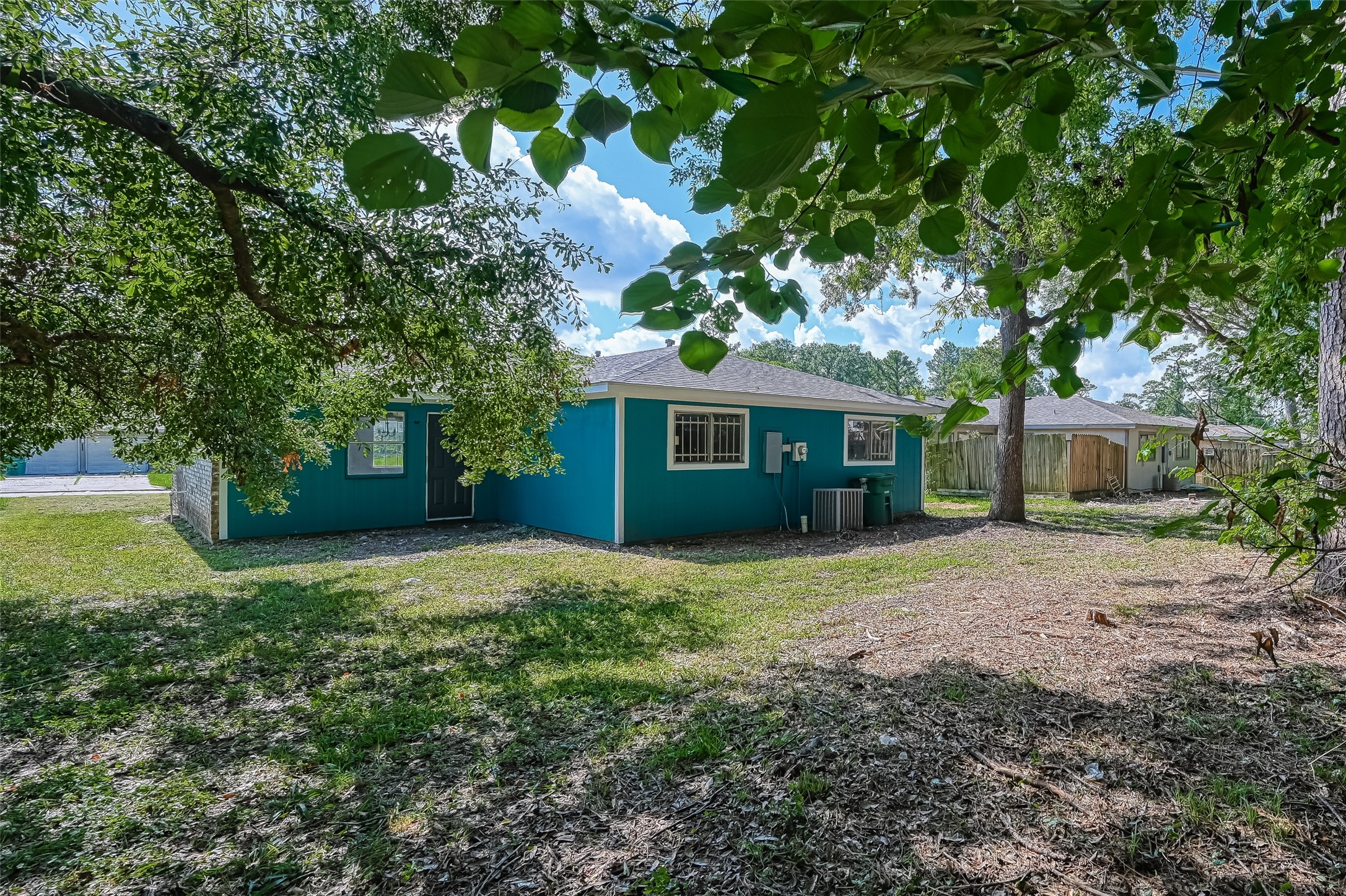 8623 Valley Forest Drive Property Photo 33