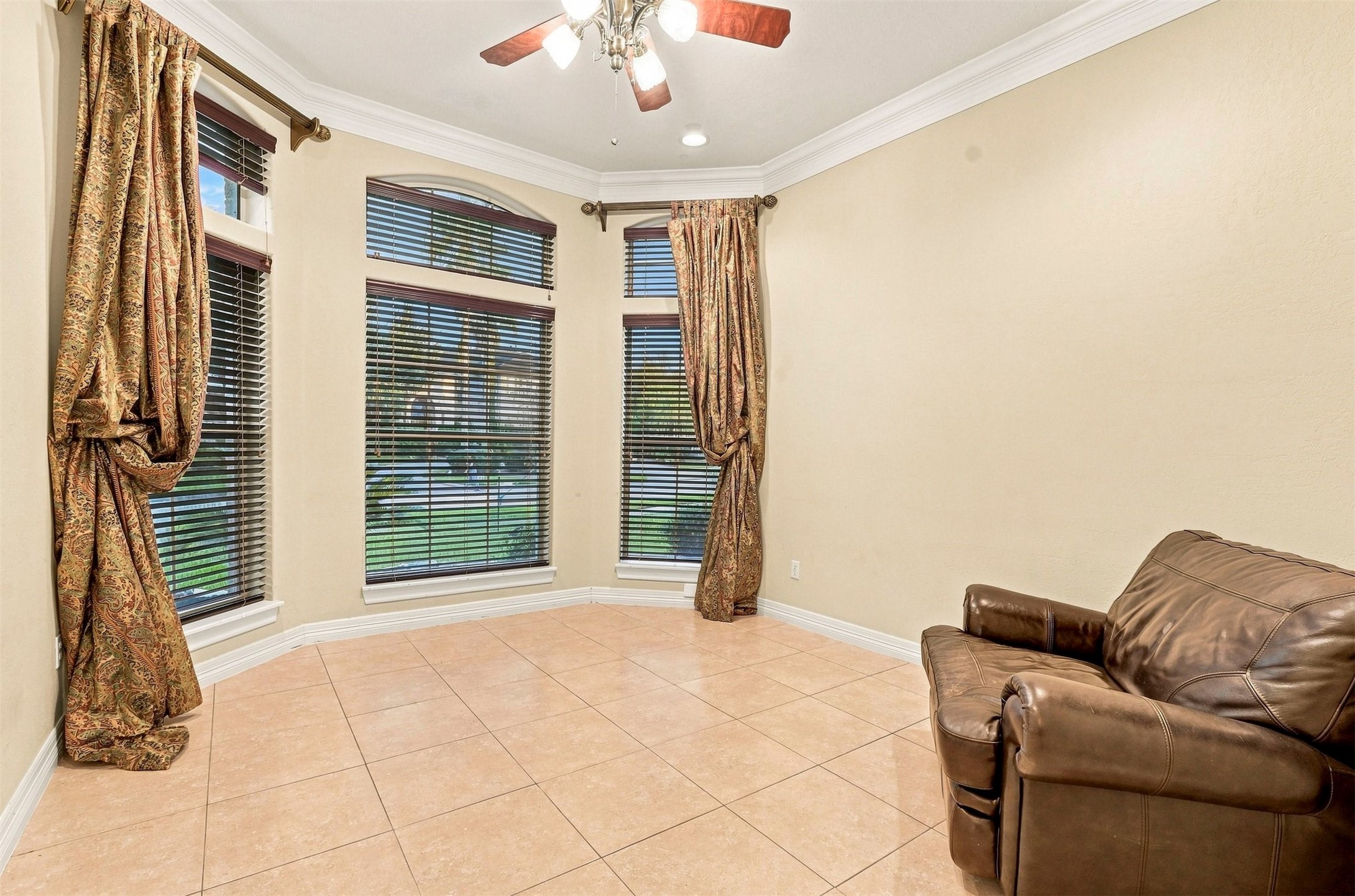 1726 Parklake Village Property Photo 4