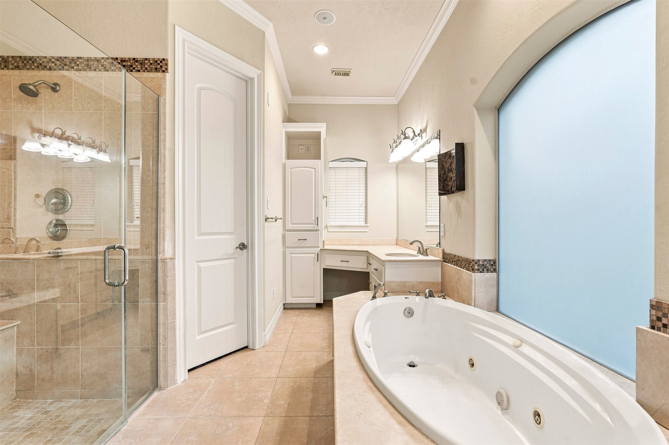 1726 Parklake Village Property Photo 8