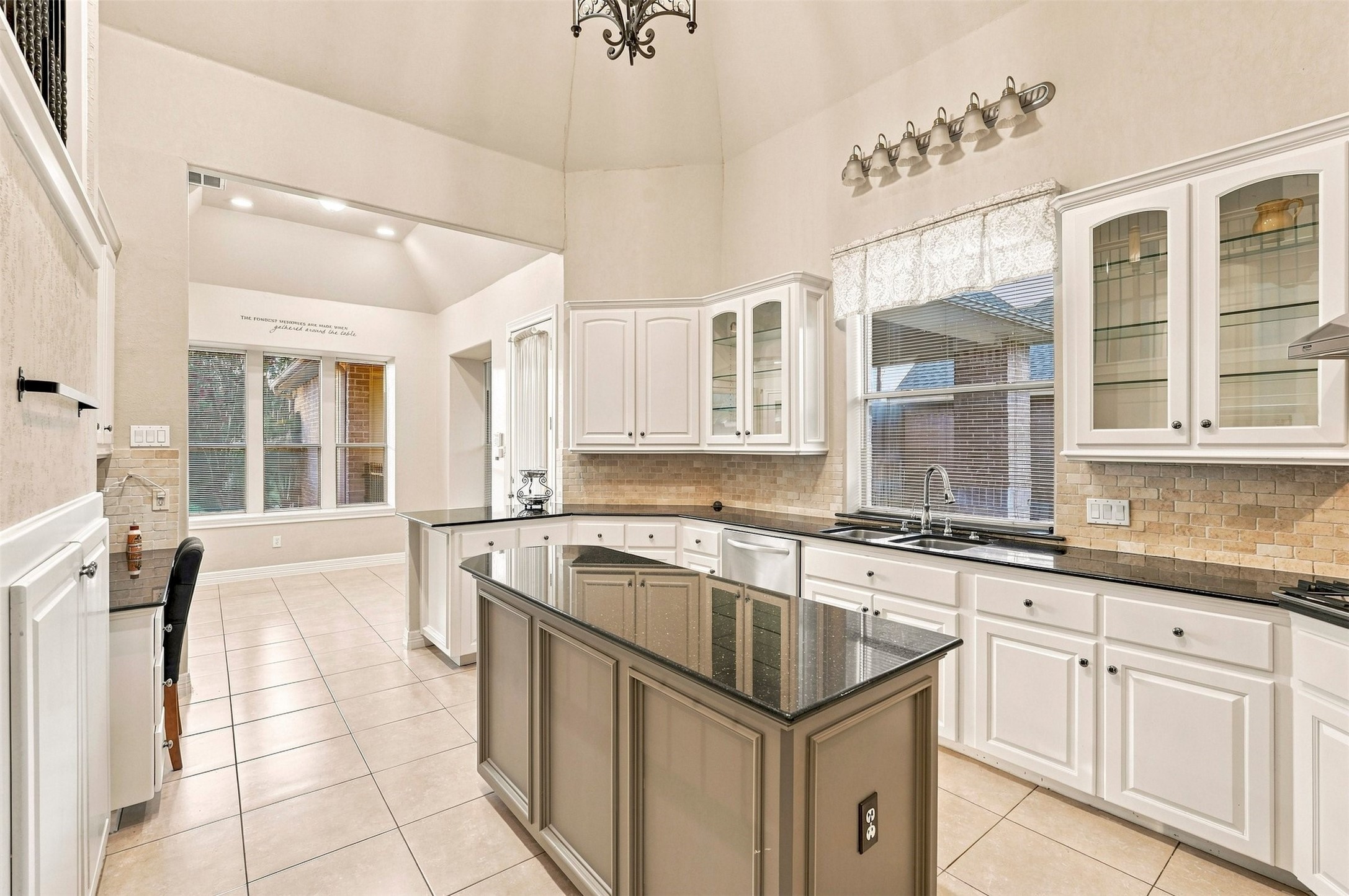 1726 Parklake Village Property Photo 11