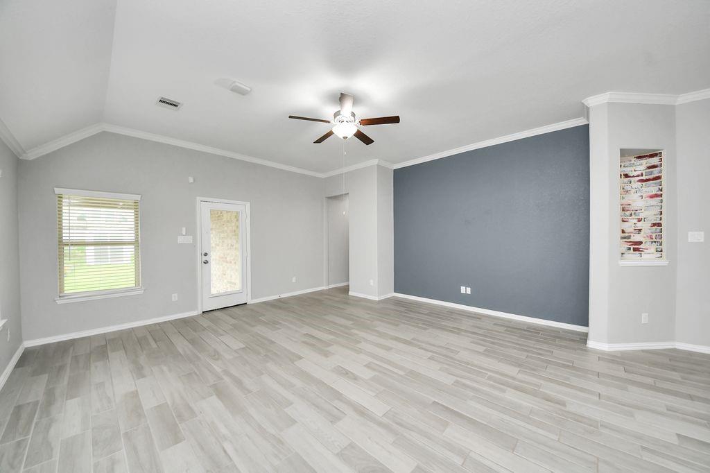 9003 Stanley Oak Drive Property Photo 9