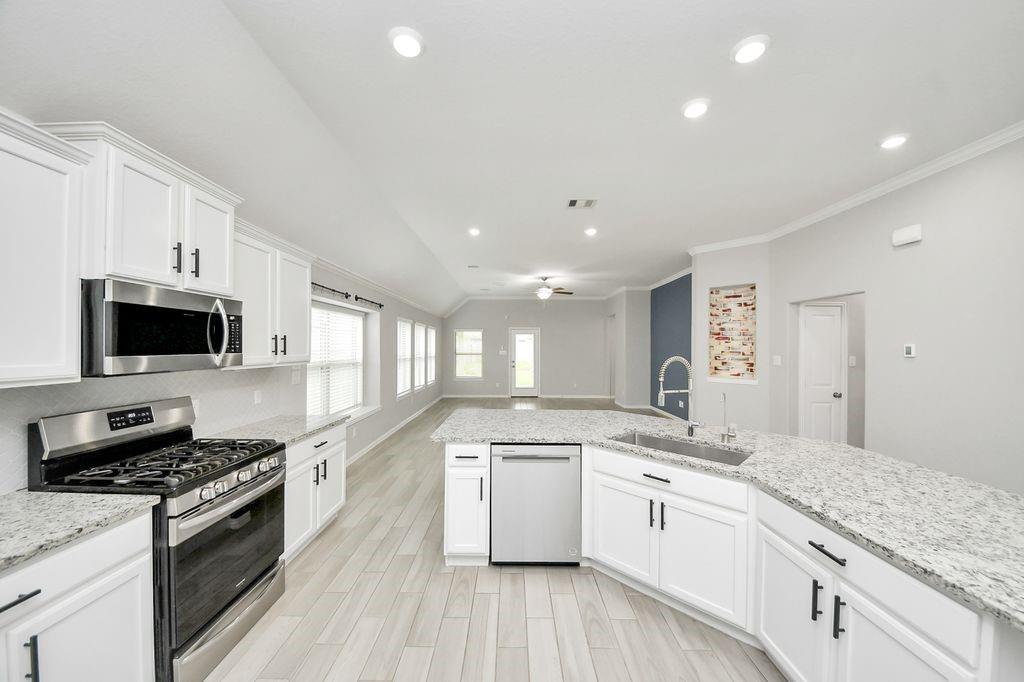 9003 Stanley Oak Drive Property Photo 12