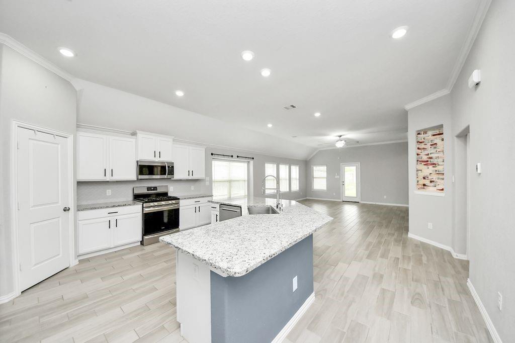 9003 Stanley Oak Drive Property Photo 17