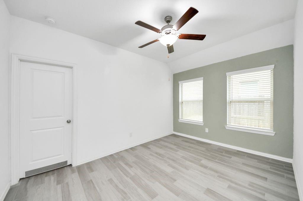 9003 Stanley Oak Drive Property Photo 31
