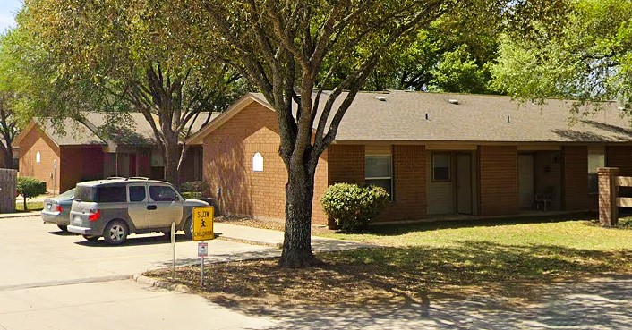 606 E Kennedy Ave Property Photo 4
